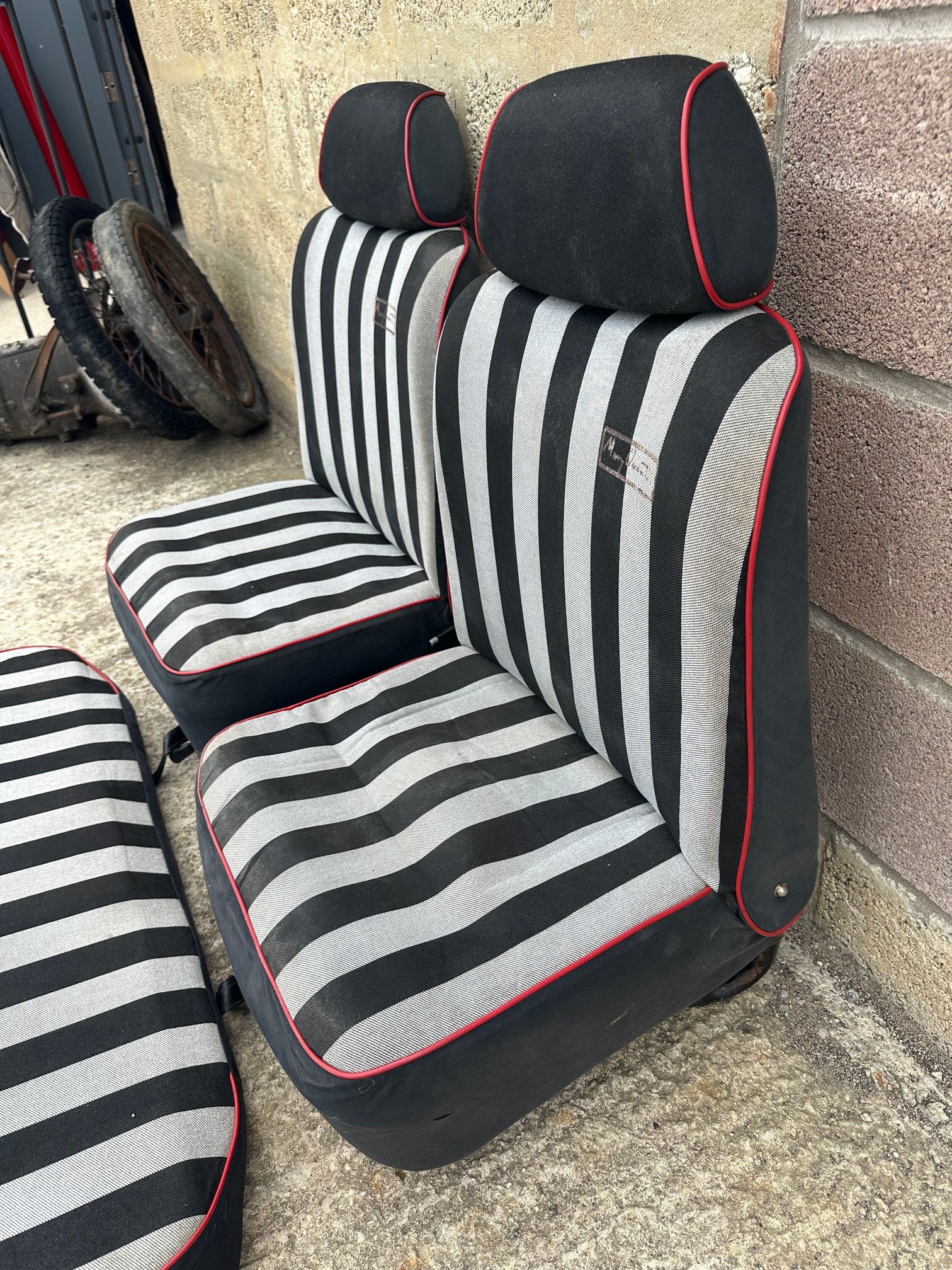 A pair of c.1983 Mini Clubman limited edition 'Mary Quant' front seats and matching rear seat back - Image 3 of 3