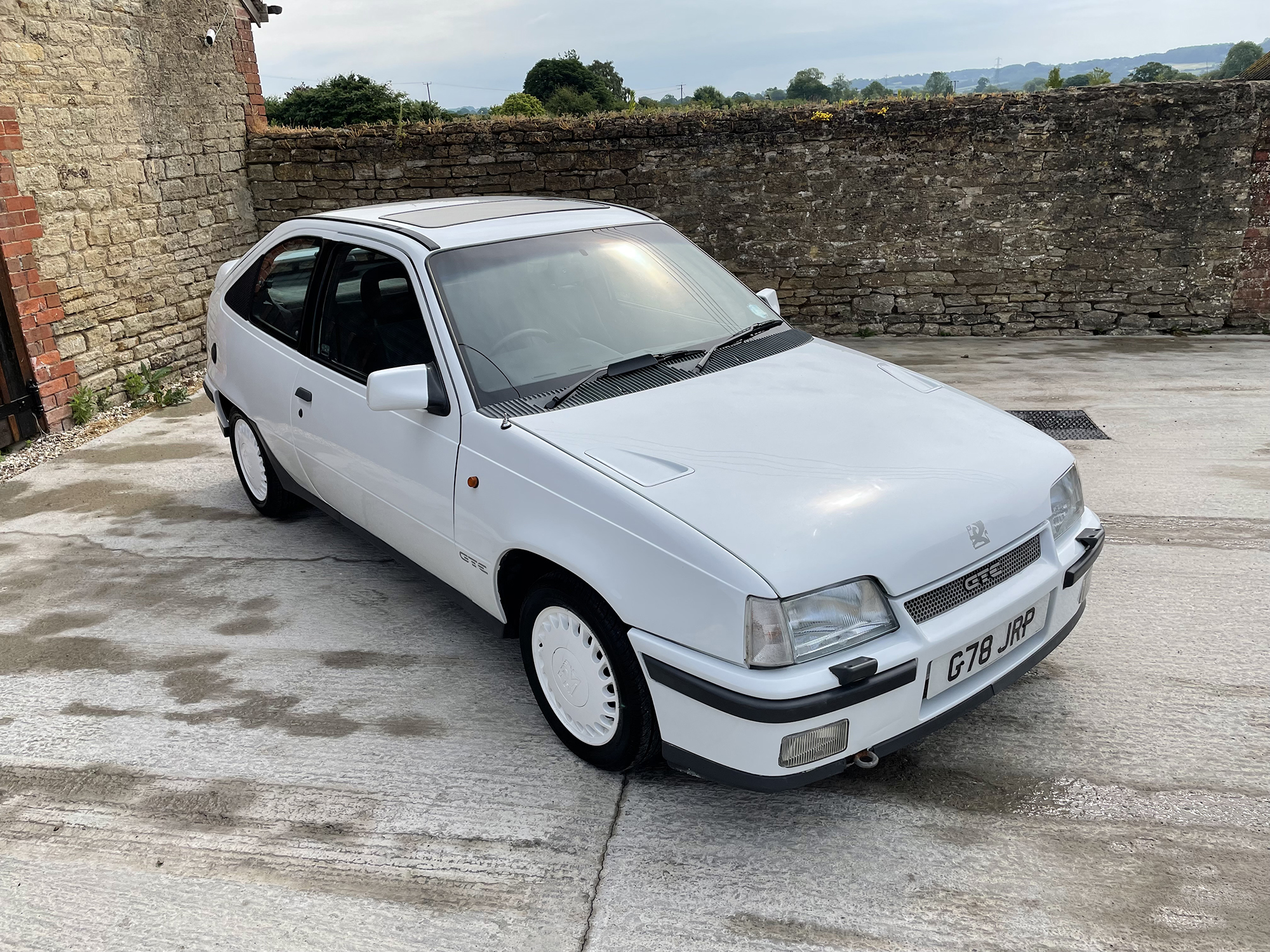 1989 Vauxhall Astra GTE 8V Reg. no. G78 JRP Chassis no. W0L000043LE112697 - Image 3 of 18