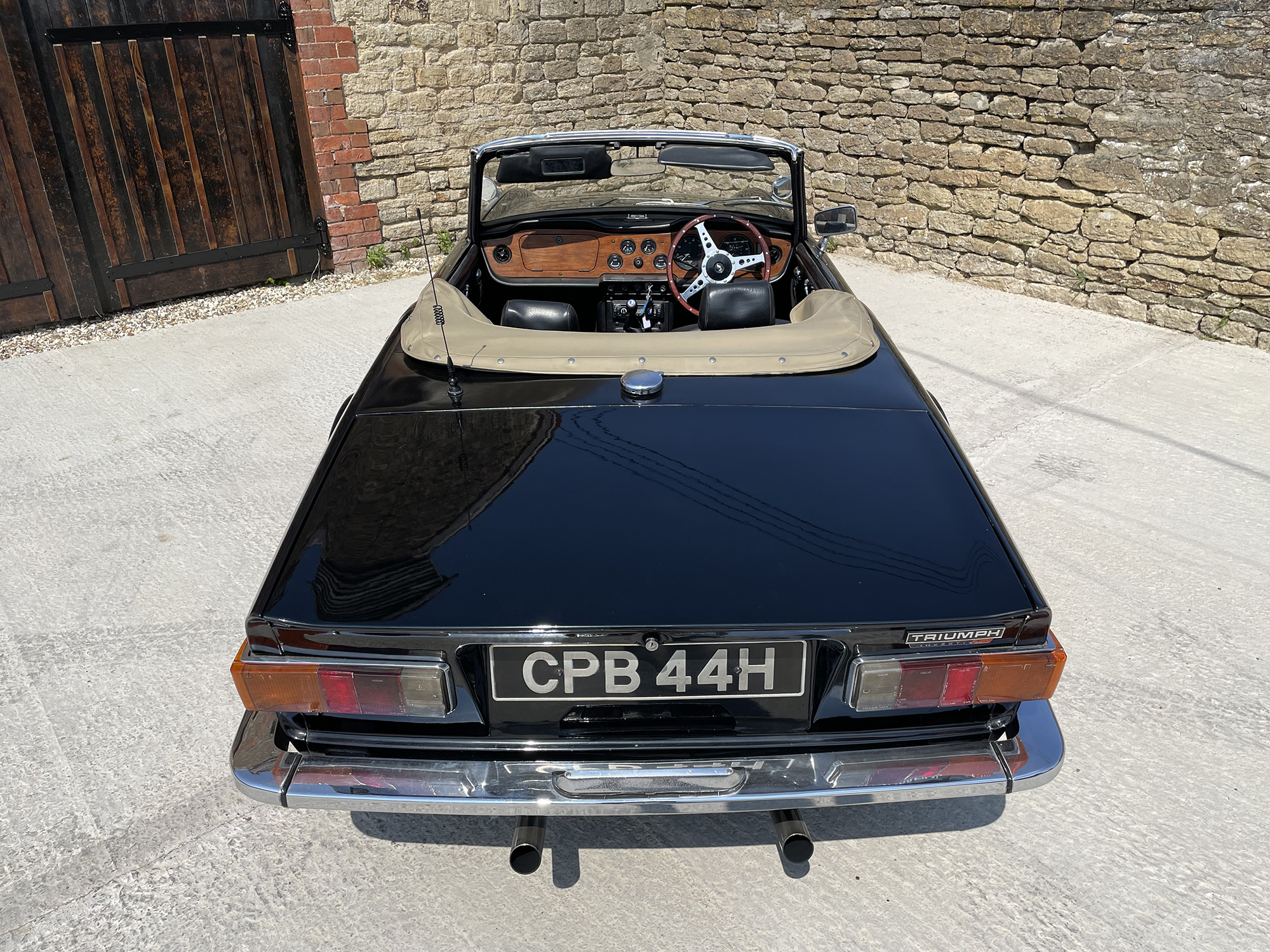 1970 Triumph TR6 Reg. no. CPB 44H Chassis no. CP513450 Engine no. CP25693HE - Image 7 of 21