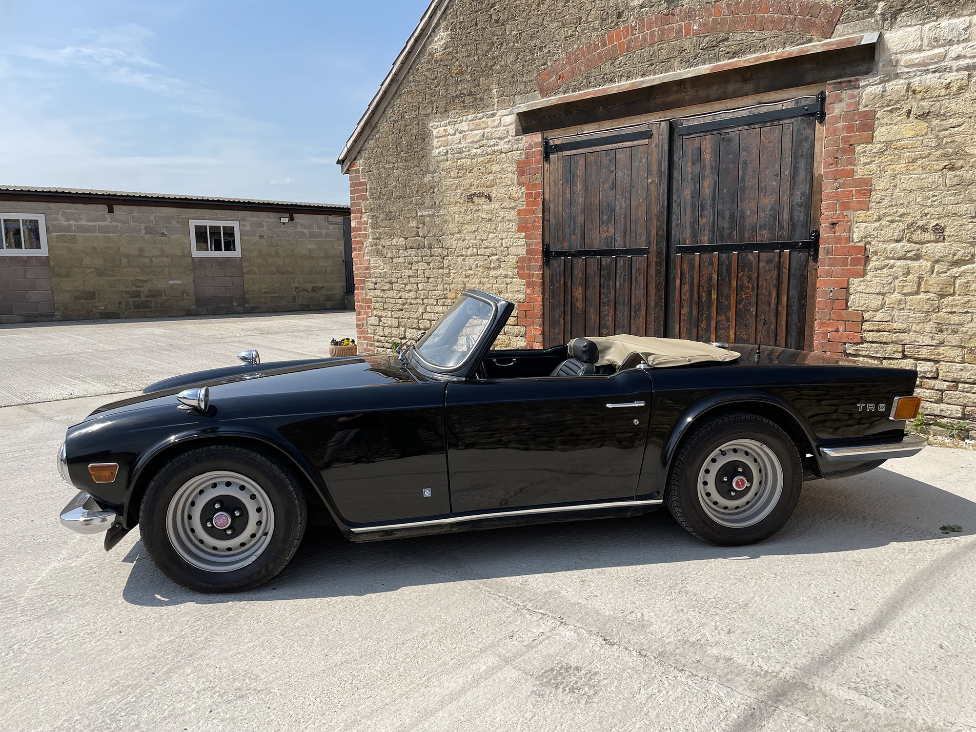 1970 Triumph TR6 Reg. no. CPB 44H Chassis no. CP513450 Engine no. CP25693HE - Image 5 of 21