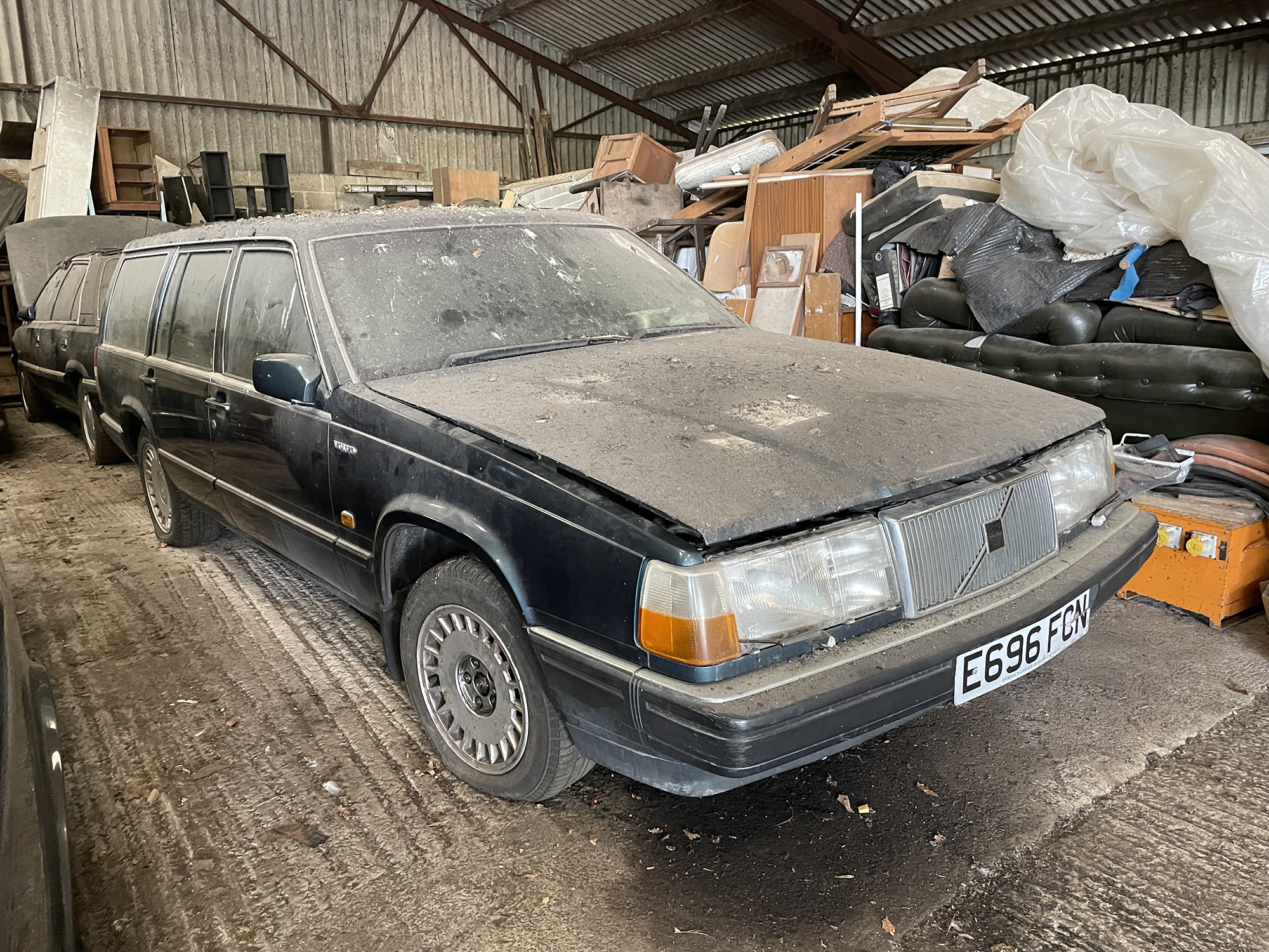 1988 Volvo 760 GLE Estate Reg. no. E696 FCN Chassis no. YV1765687J0020932