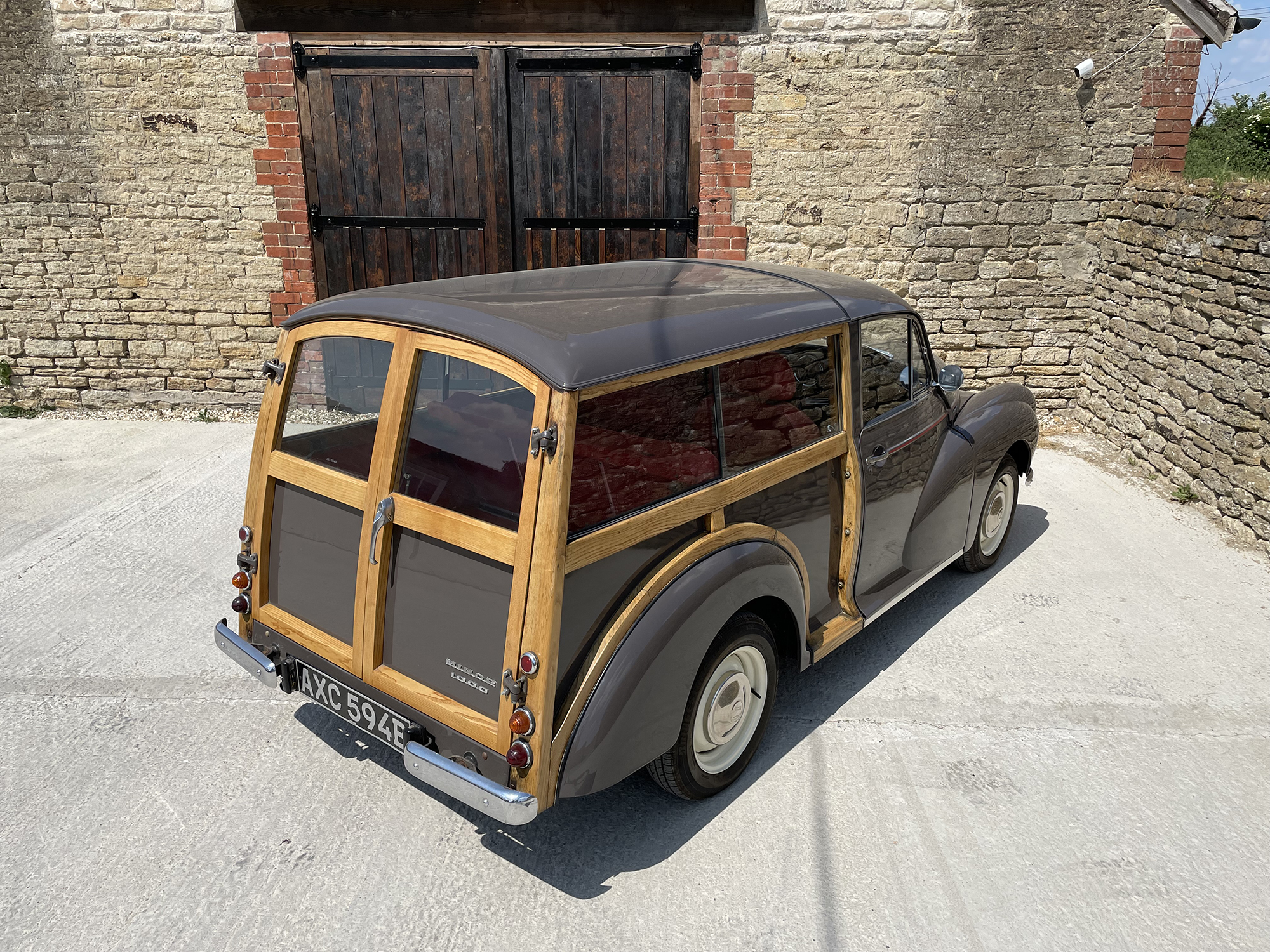 1964 Morris Minor Traveller Woody Reg. no. AXC 594B Chassis no. 1058610 - Image 6 of 18