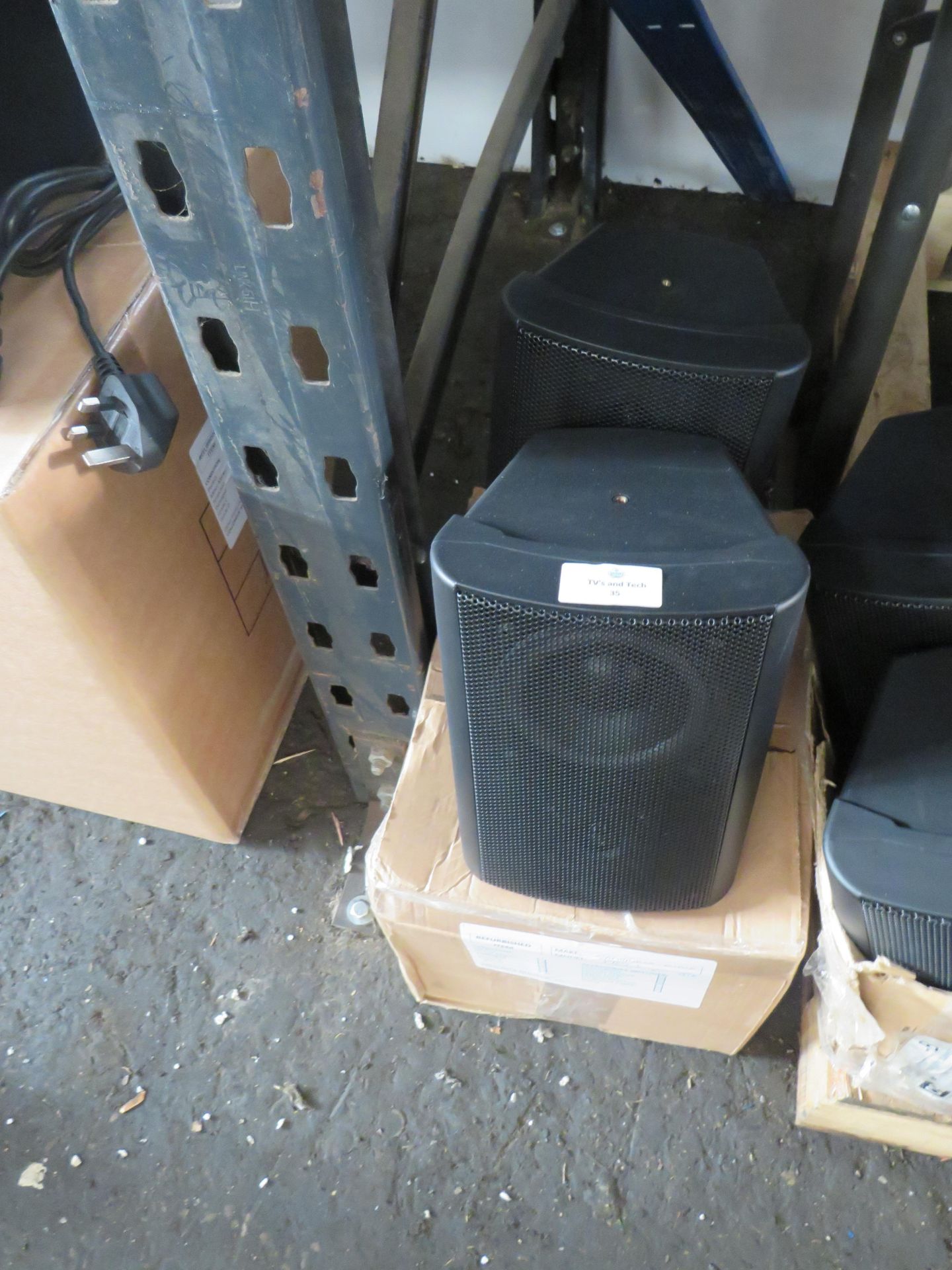 Cambridge Pro 1 Blk wall speakers, unchecked in non original box, missing wall brackets,