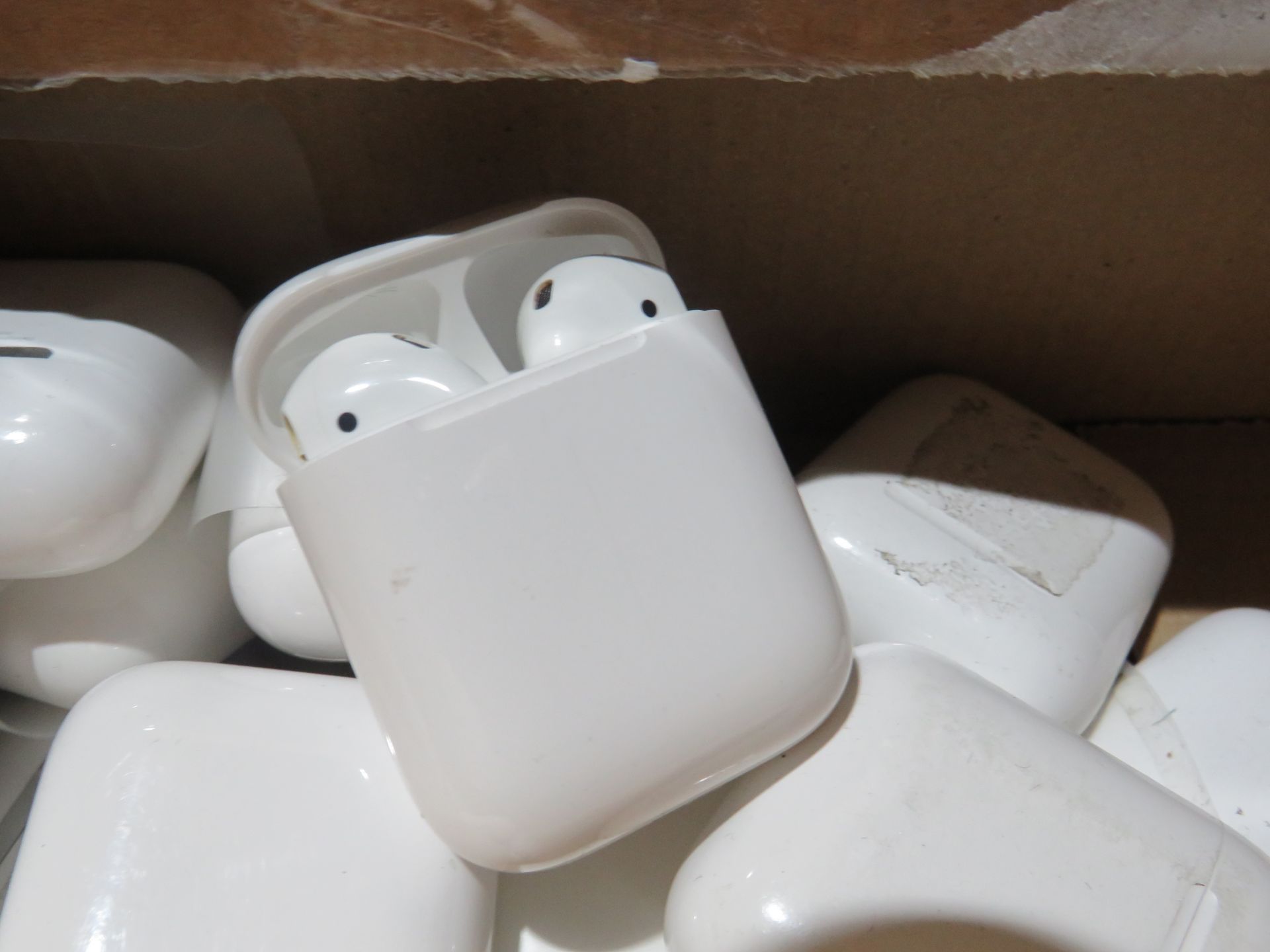 Apple air pods, these are completely unchecked returns they all have 2 air pods and a charging