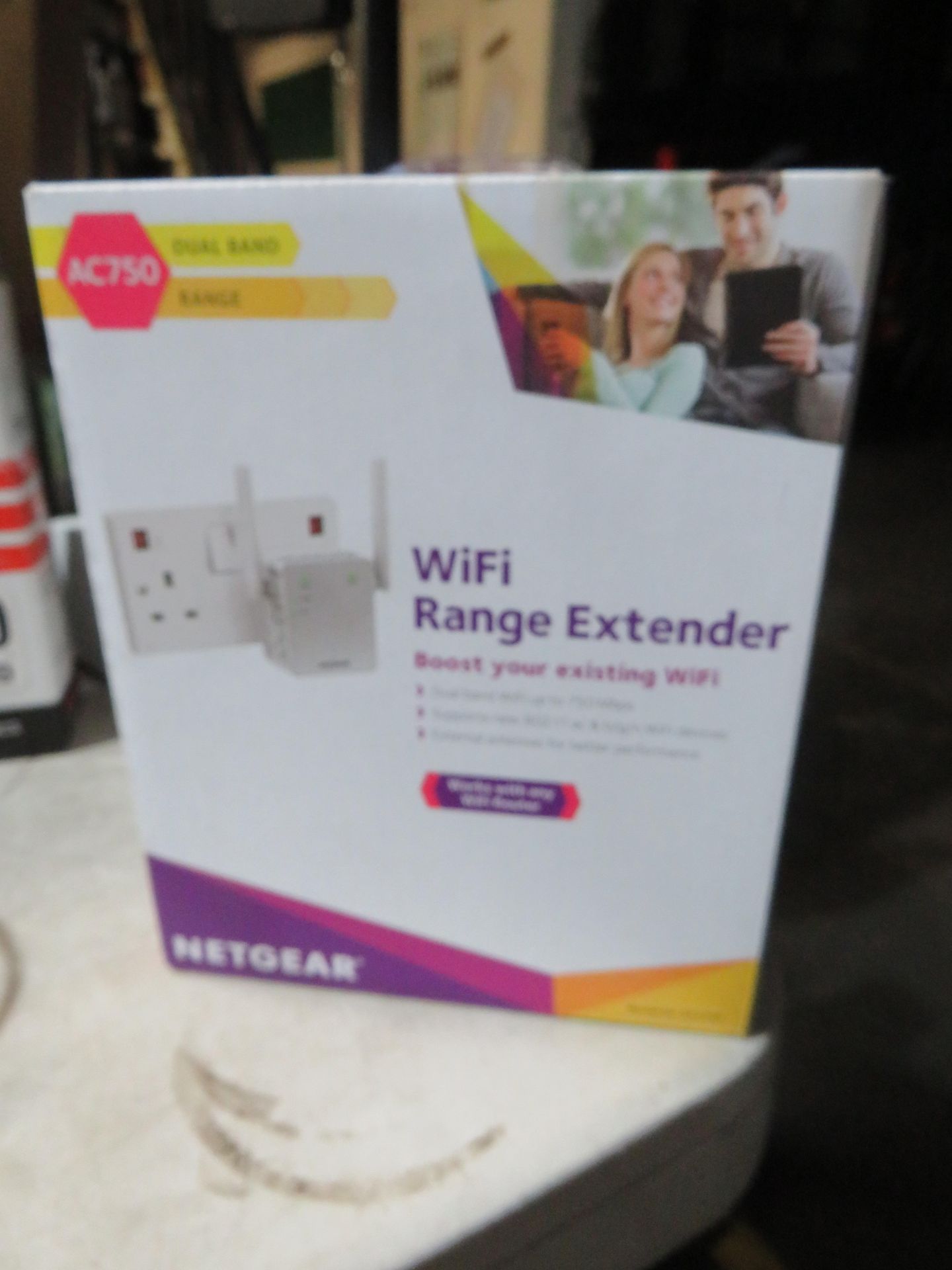 Netgear Wifi Extendert AC750 Dual Band Range in original packaing unchecked