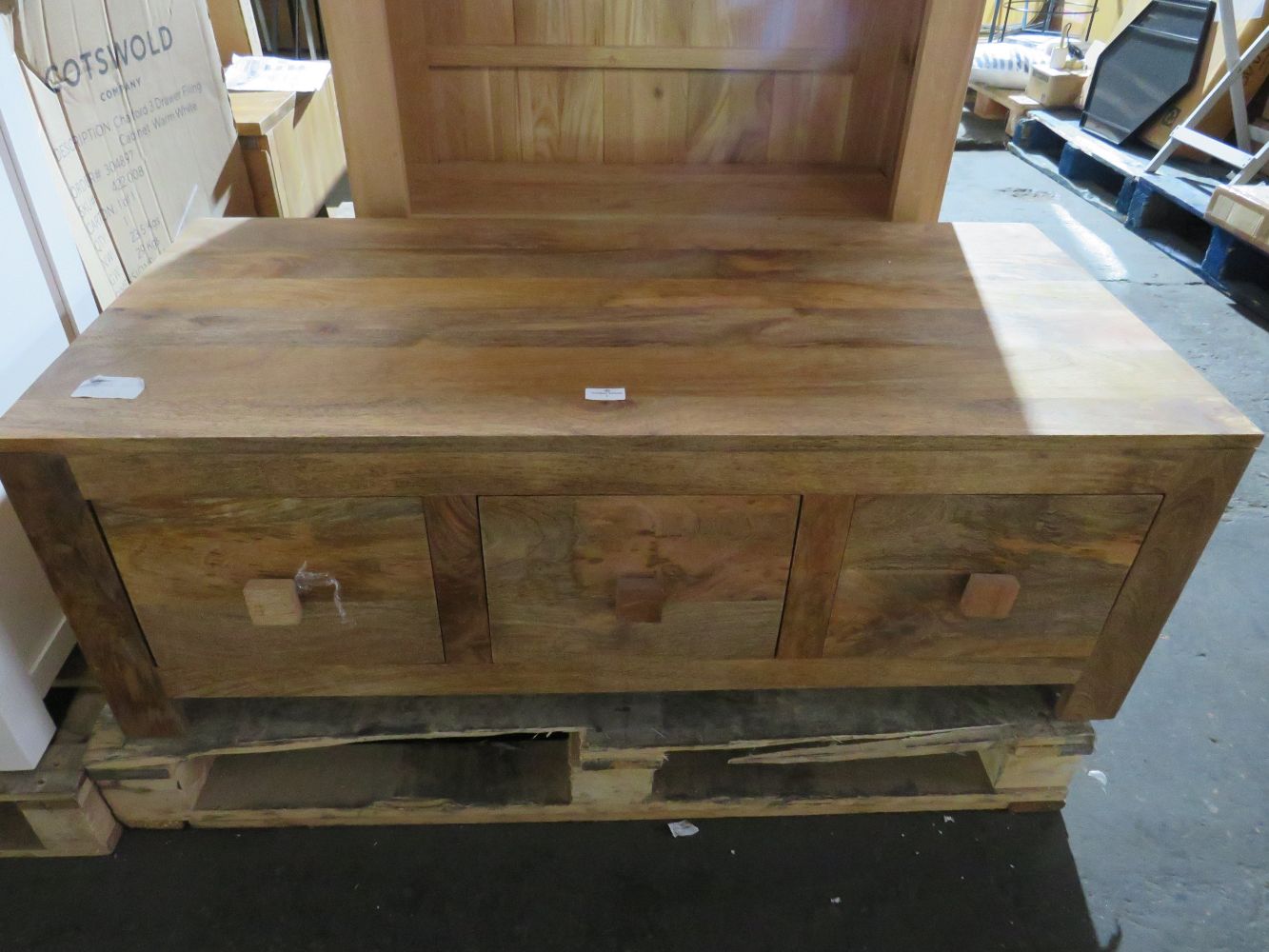 Tuesday Furniture Auction Containing Brands Such As Swoon, Oak Furnitureland, Cotswold, Heals & Much More!