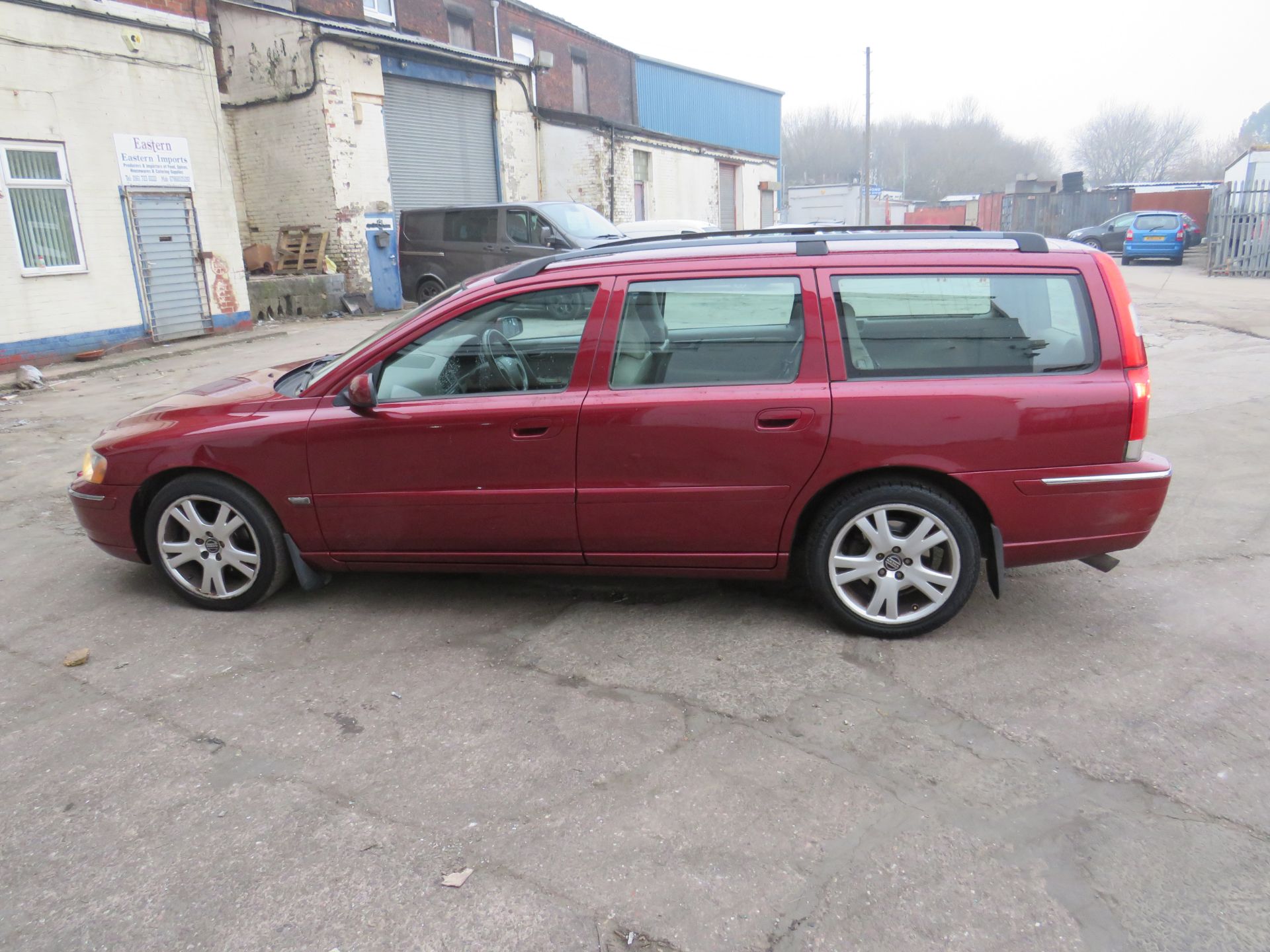 2005 Volvo V70 SE Auto 2.4D,  170,167miles, MOT until 30/03/2023, the only advisory on the last - Image 7 of 17