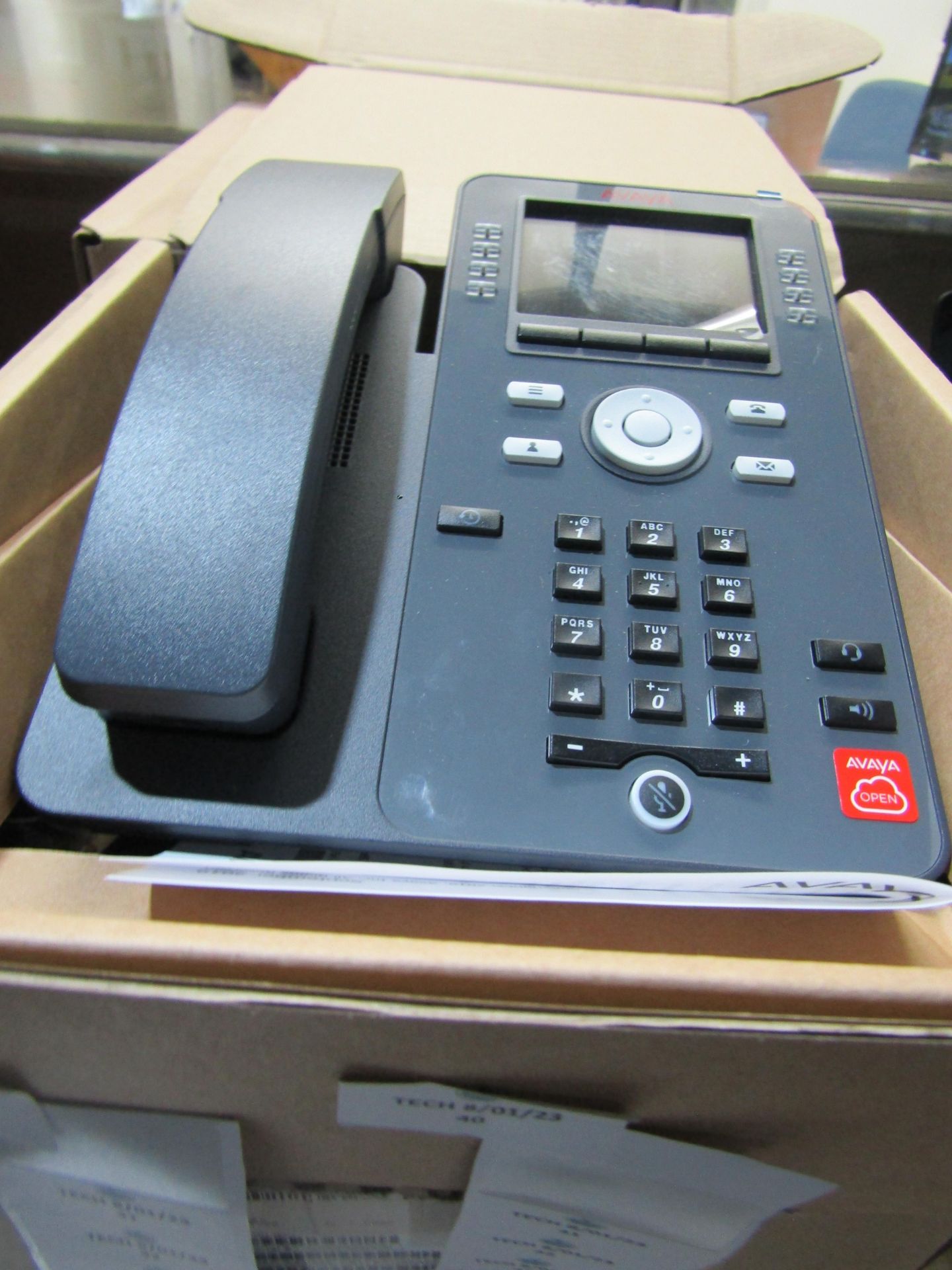 Avaya 8-Line J179 IP Phone3.5" (diagonal), 320 x 240 pixel colour display in original packaging