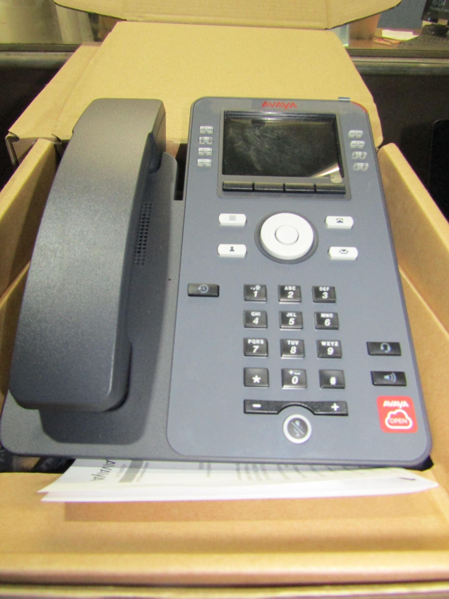 Avaya 8-Line J179 IP Phone3.5" (diagonal), 320 x 240 pixel colour display in original packaging