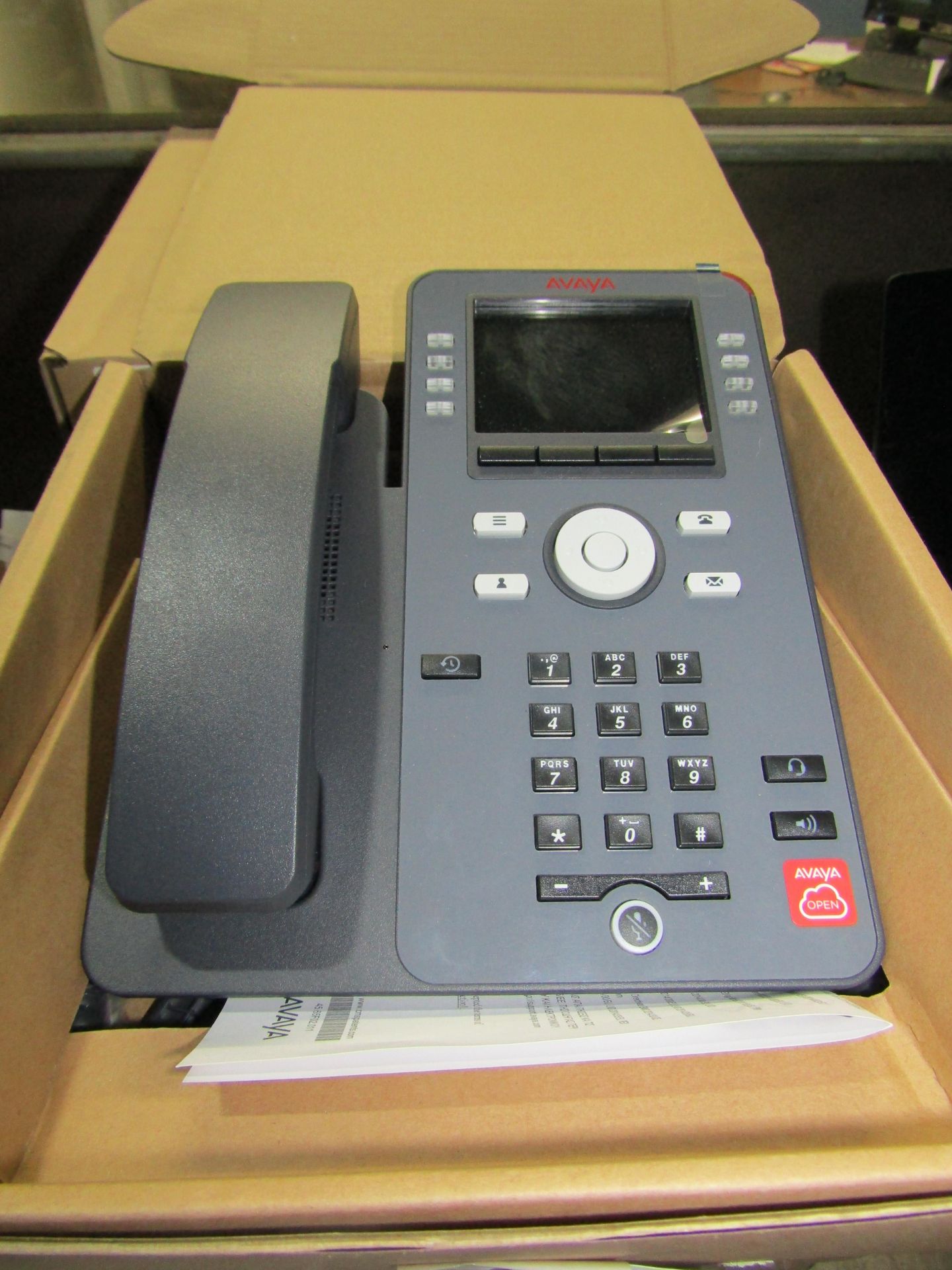 Avaya 8-Line J179 IP Phone3.5" (diagonal), 320 x 240 pixel colour display in original packaging