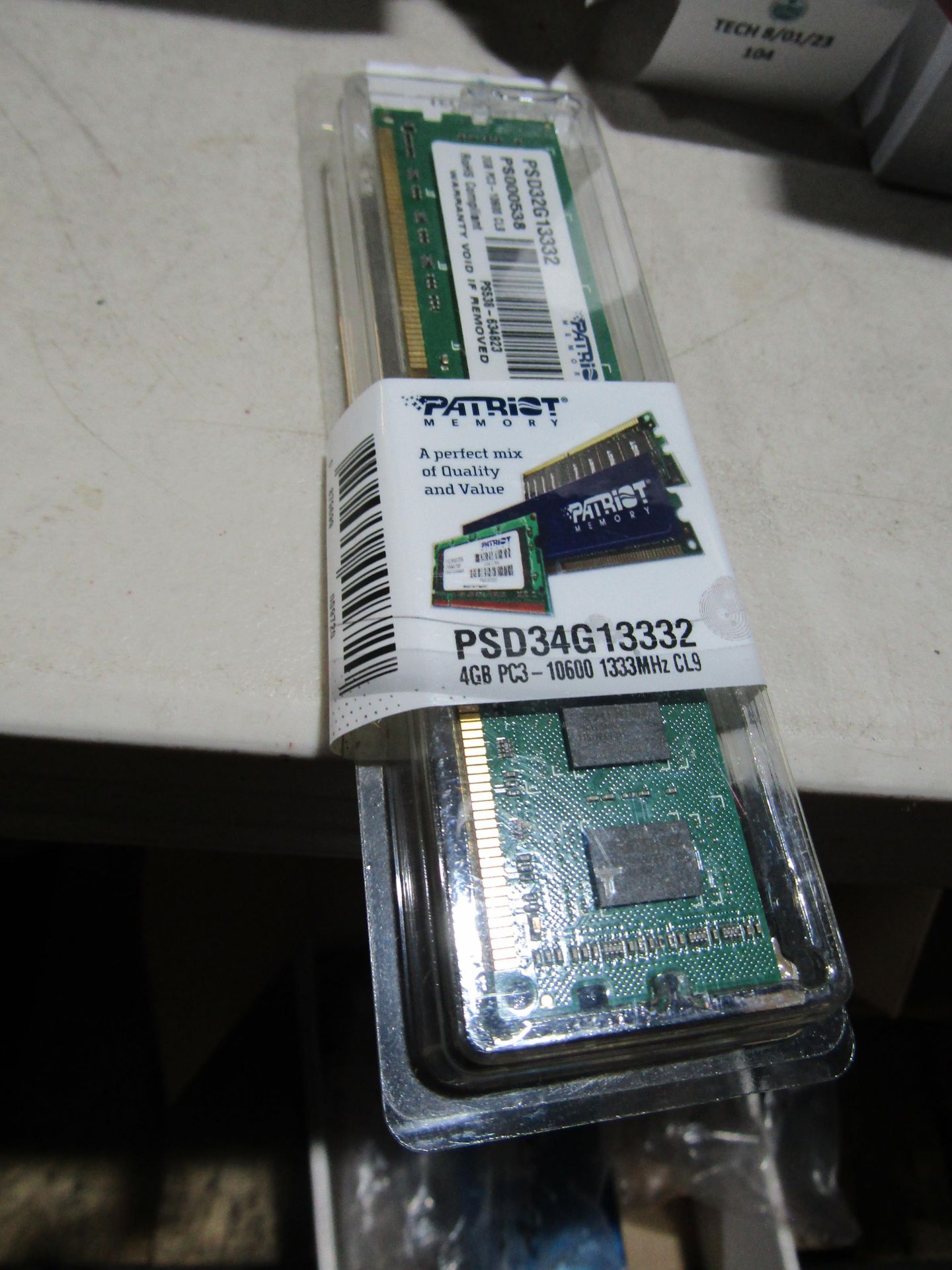 Patriot Memory PSD34G13332 4GB appears to still be sealed