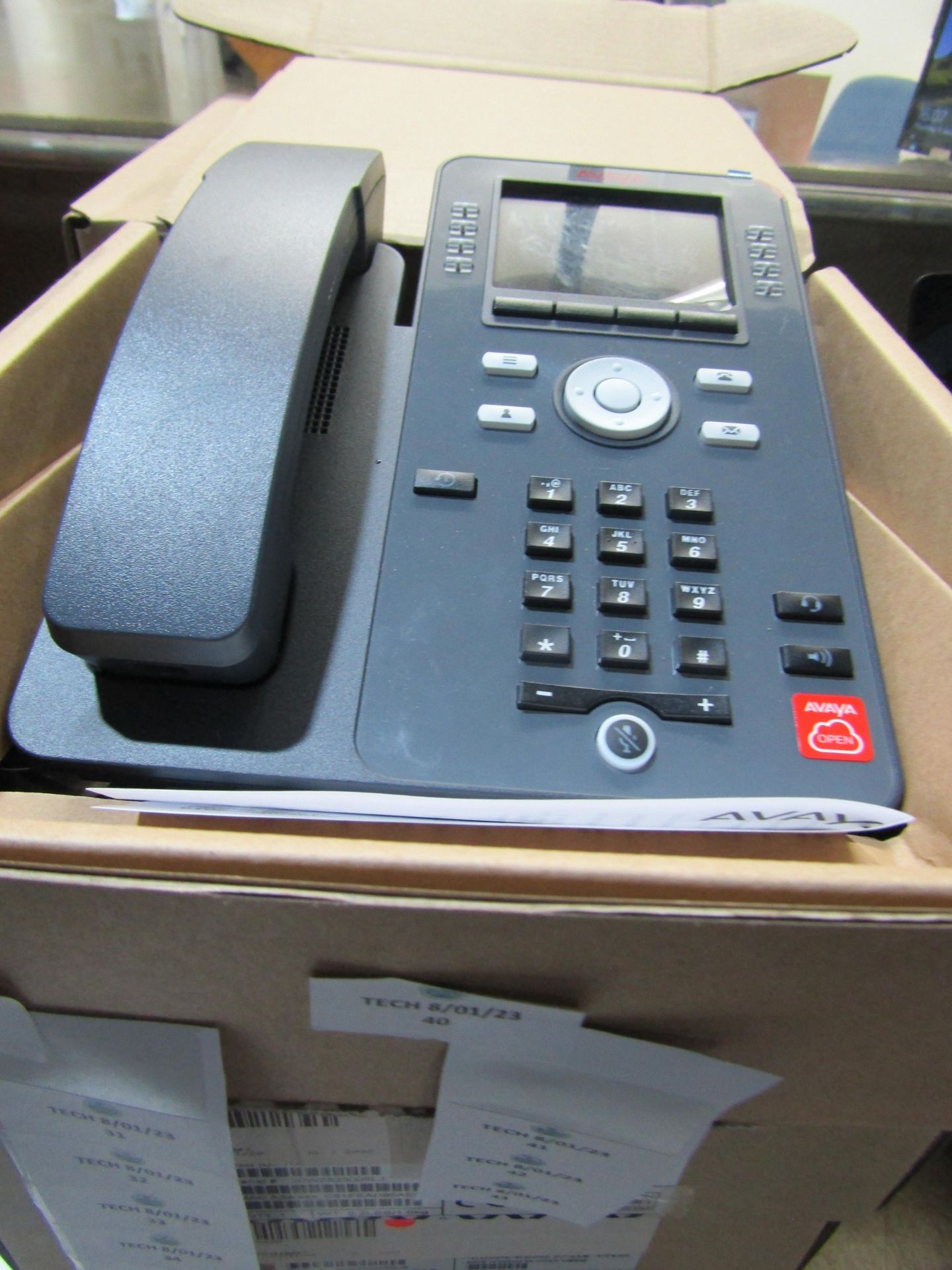 Avaya 8-Line J179 IP Phone3.5" (diagonal), 320 x 240 pixel colour display in original packaging