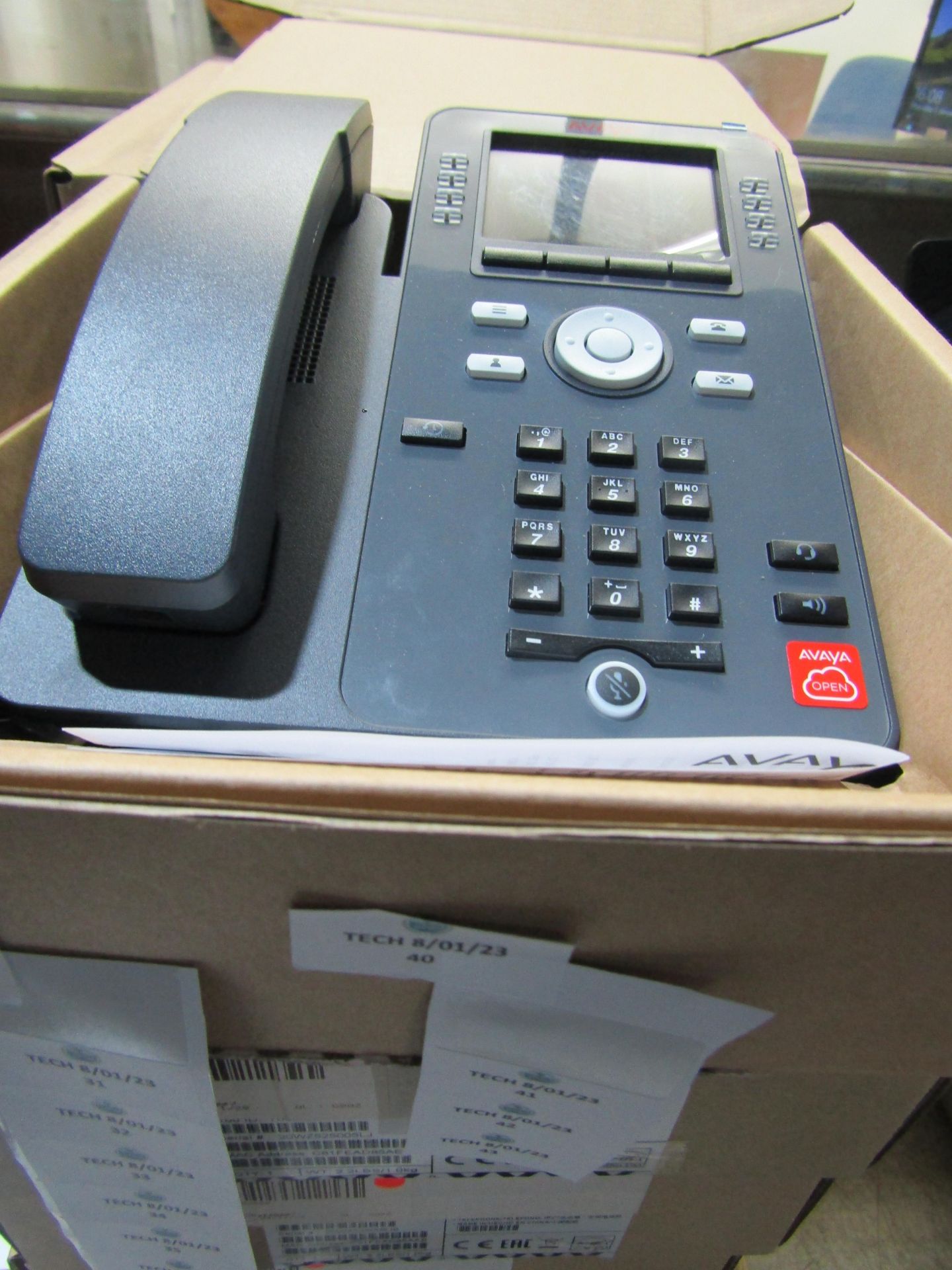 Avaya 8-Line J179 IP Phone3.5" (diagonal), 320 x 240 pixel colour display in original packaging