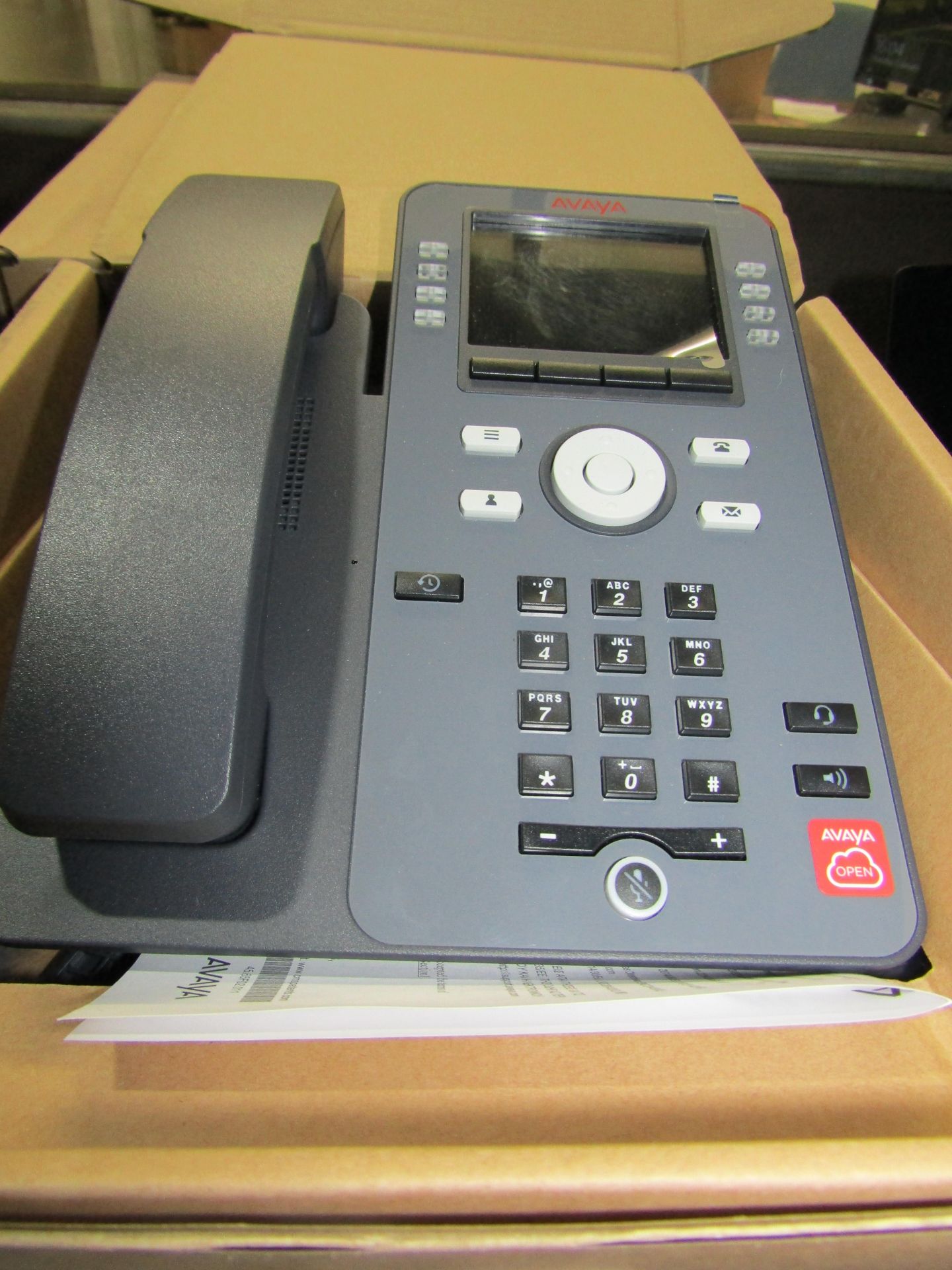 Avaya 8-Line J179 IP Phone3.5" (diagonal), 320 x 240 pixel colour display in original packaging