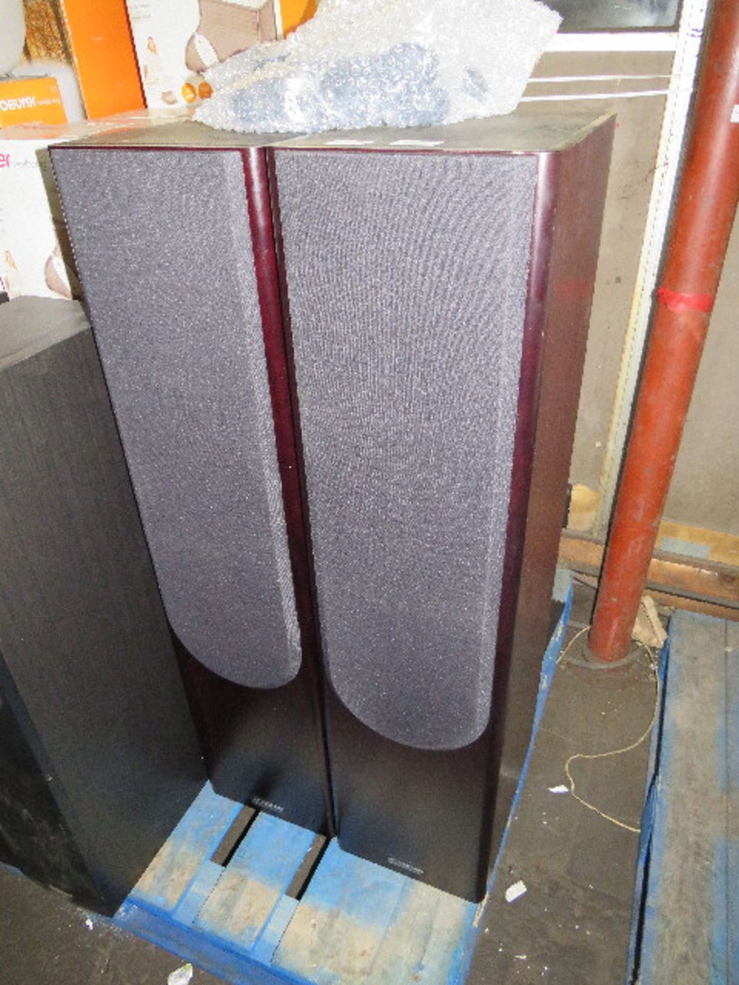 Monitor Audio Gold 300 (Dark Walnut) Floorstanding speakers, comes with feet, has a couple of