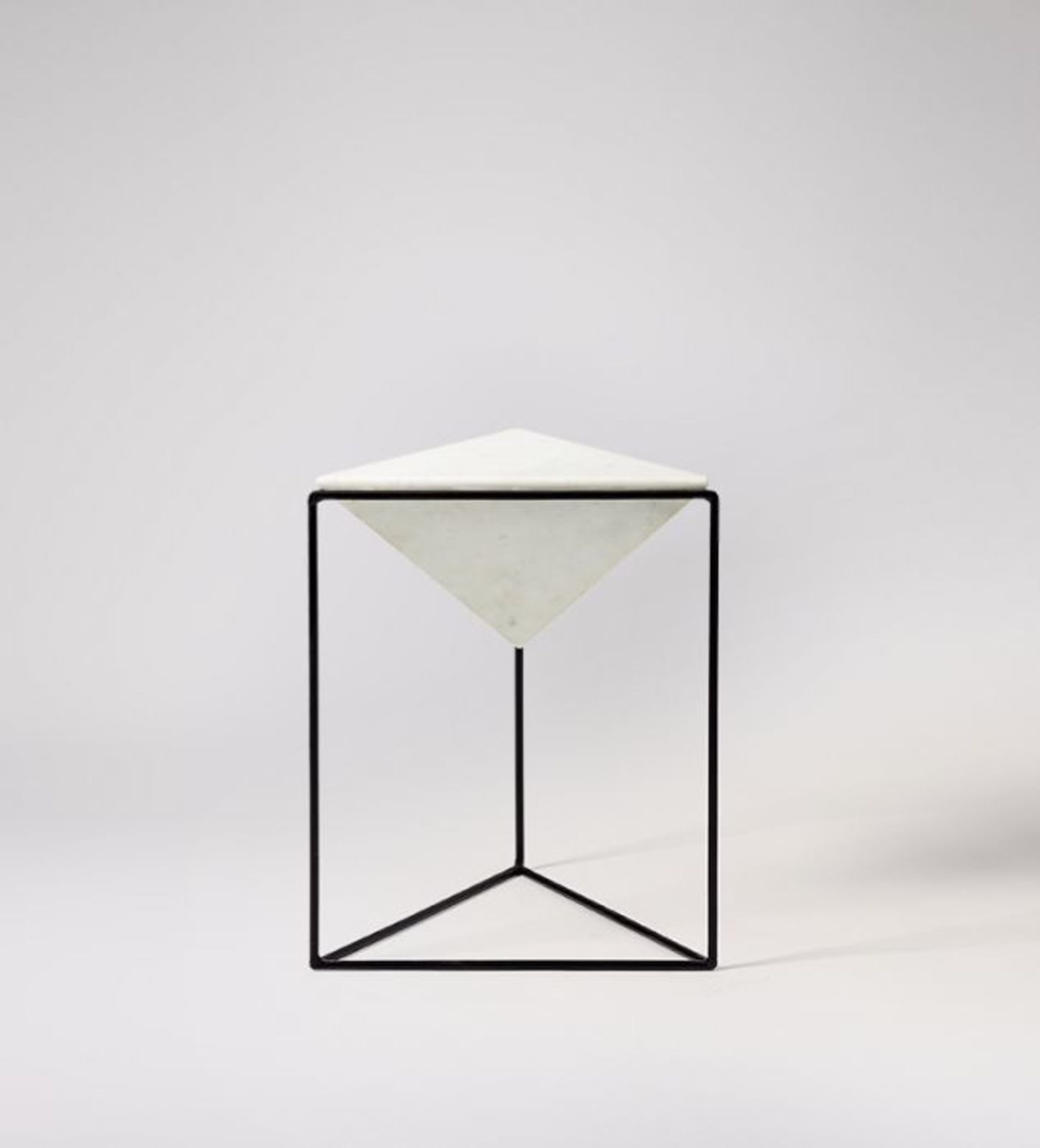 Swoon Cairo Side Table in White Marble RRP £229 SKU SWO-GW-cairosidtabblamar-A+ PID SWO-GW-19050 - Image 3 of 6