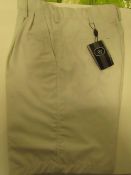 1 X Pair of Nike Golf Shorts Stone Colour Size 30-30 New With Tags