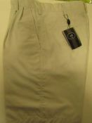 1 X Pair of Nike Golf Shorts Stone Colour Size 30 X 34 New With Tags