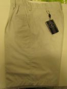 1 X Pair of Nike Golf Shorts Stone Colour Size 30-30 New With Tags