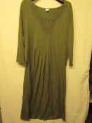 Together Dress With Pockets Green Size 22 ( May Have Been Worn ) Good Condition