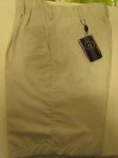 1 X Pair of Nike Golf Shorts Stone Colour Size 30-30 New With Tags