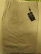 1 X Pair of Nike Golf Shorts Stone Colour Size 30-30 New With Tags