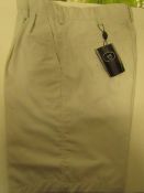 1 X Pair of Nike Golf Shorts Stone Colour Size 30 X 34 New With Tags