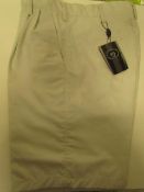 1 X Pair of Nike Golf Shorts Stone Colour Size 30-30 New With Tags