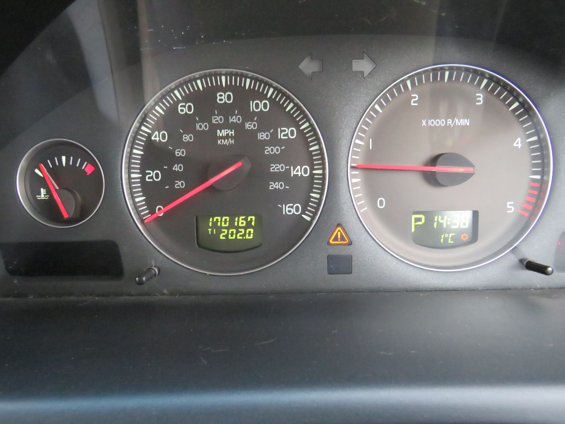 2005 Volvo V70 SE Auto 2.4D,? 170,167miles, MOT until 30/03/2023, the only advisory on the last - Image 15 of 17