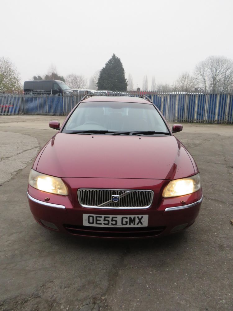 10% buyers premium, Volvo V70, Peugeot 308 and small trailer