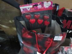 4X Valentine's Day Gift Pack - Contains 6 Items - All Packaging Damaged.