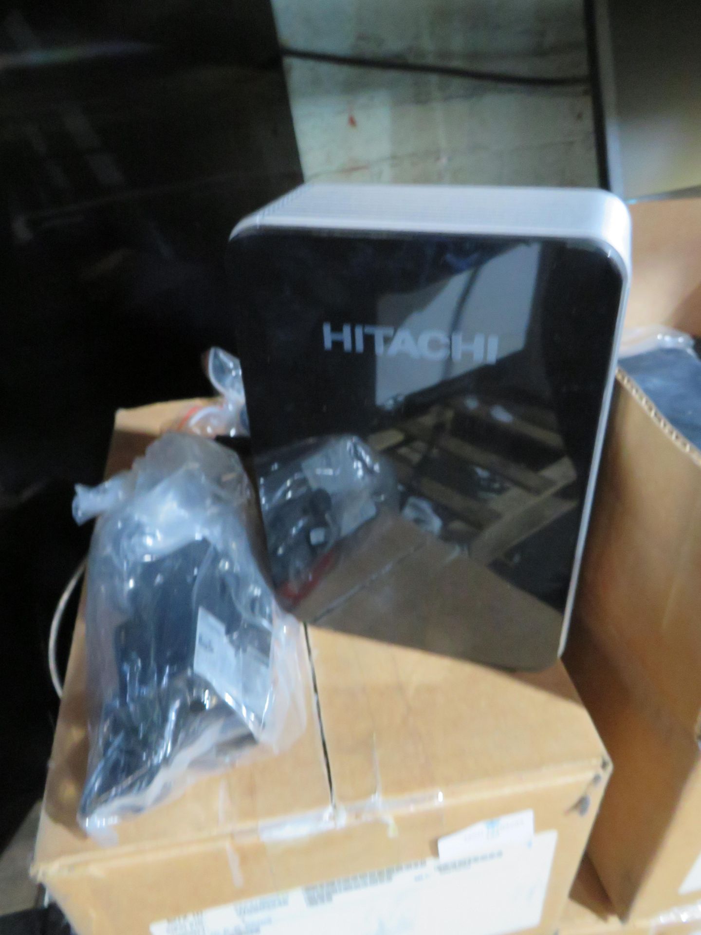 Hitachi Touro Desk Top 2TB Storage External Hard Drive boxed unchecked
