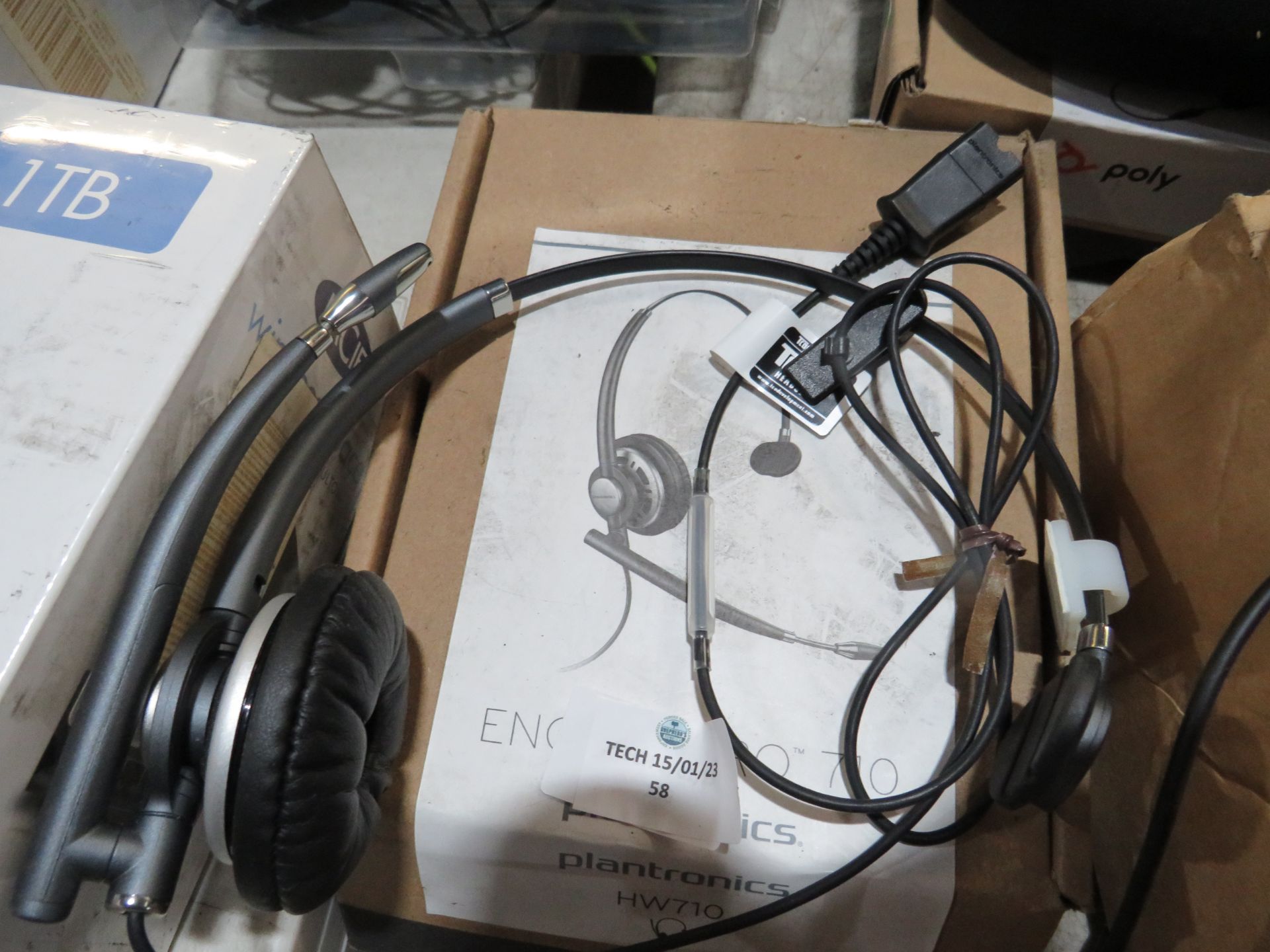 Plantronics encore pro HW710 mono head set, unable to check due to the connection lead