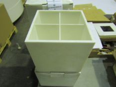 Cosmic - Bathlife 4-Compartment White Container - Good Condition & Boxed.