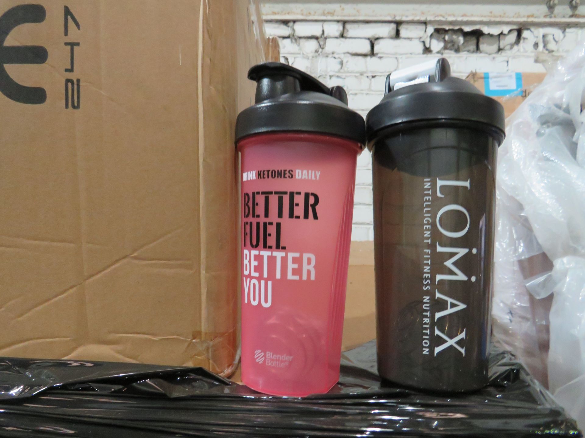 1x Pallet Containing Approx 1150 - Protein Shaker Bottles - Colours Assorted ( Pink / Black / Blue ) - Image 2 of 2
