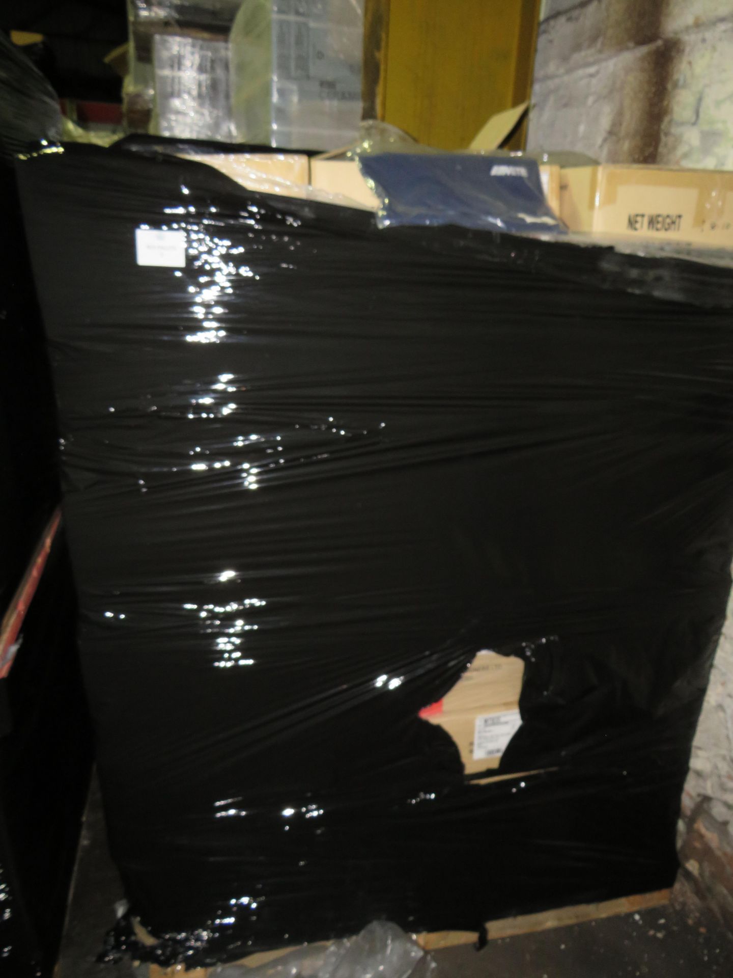 1X PALLET CONTAINING APPROX 24 BOXES CONTAINING : MITIE Work Polo Shirts - All Look Unused &