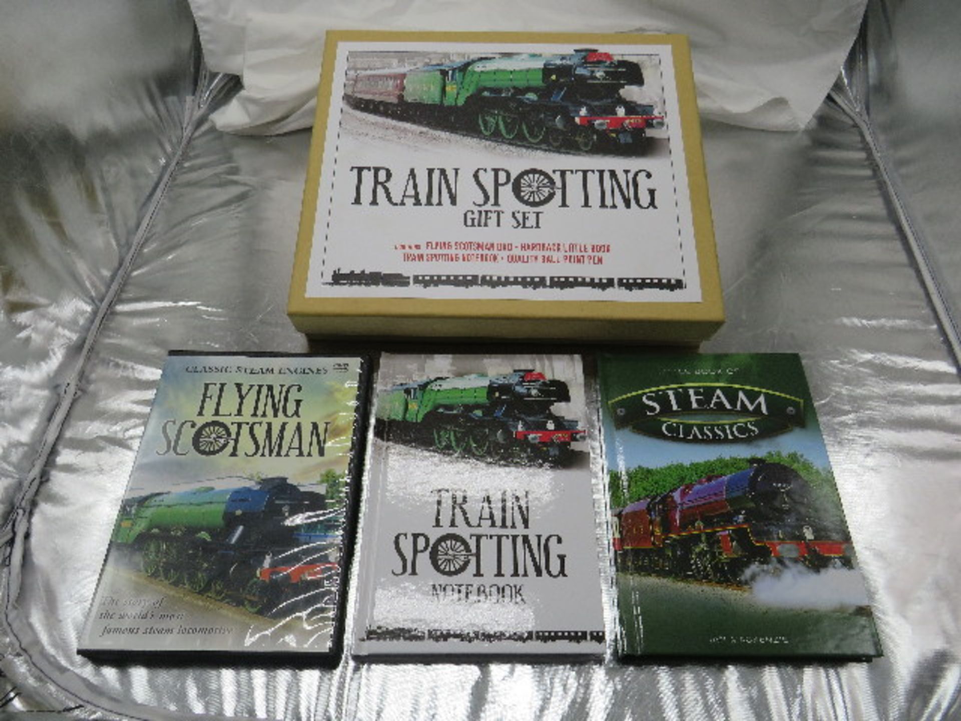 Trainspotting - 4-Piece Gift Set ( Flying Scotsman DVD / Hardback Little Book / Trainspotting