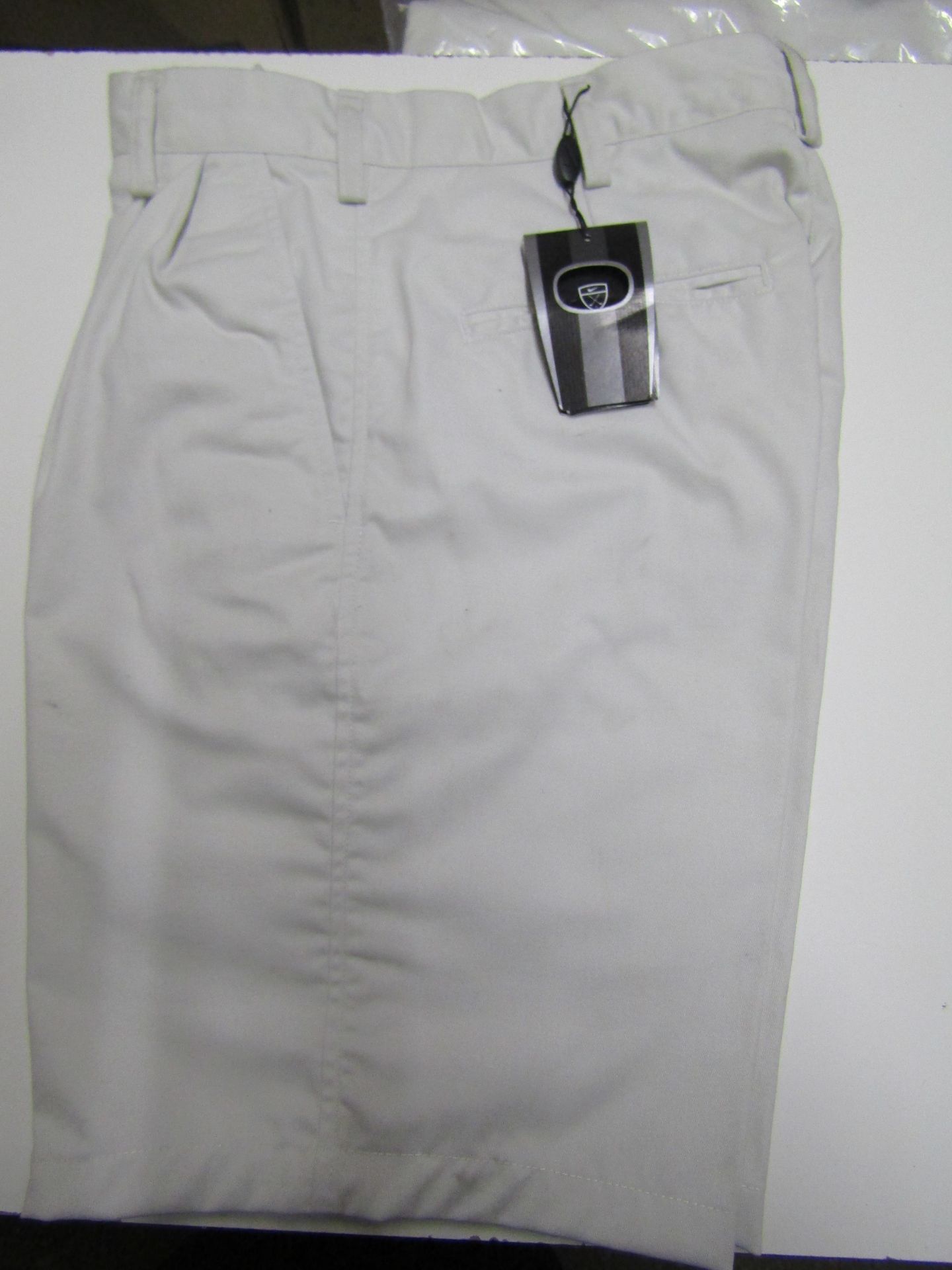 1 X Pair of Nike Golf Shorts Stone Colour Size 32-36 New With Tags