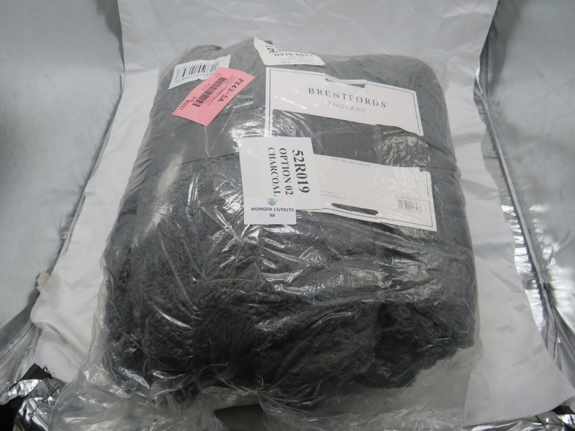 Brentfords - Kingsize Grey Fleece Throw - Non Original Packaging.