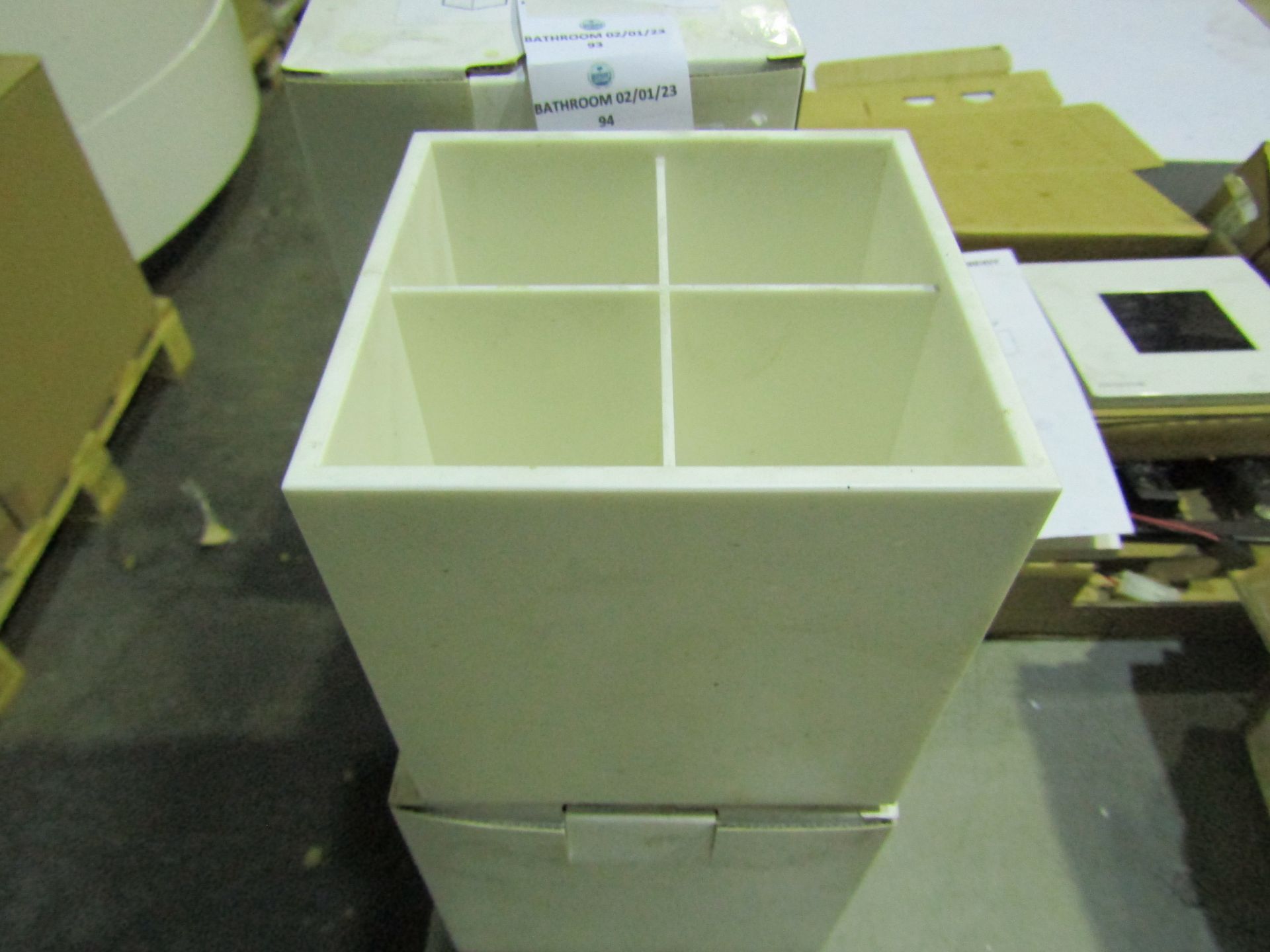 Cosmic - Bathlife 4-Compartment White Container - Good Condition & Boxed.