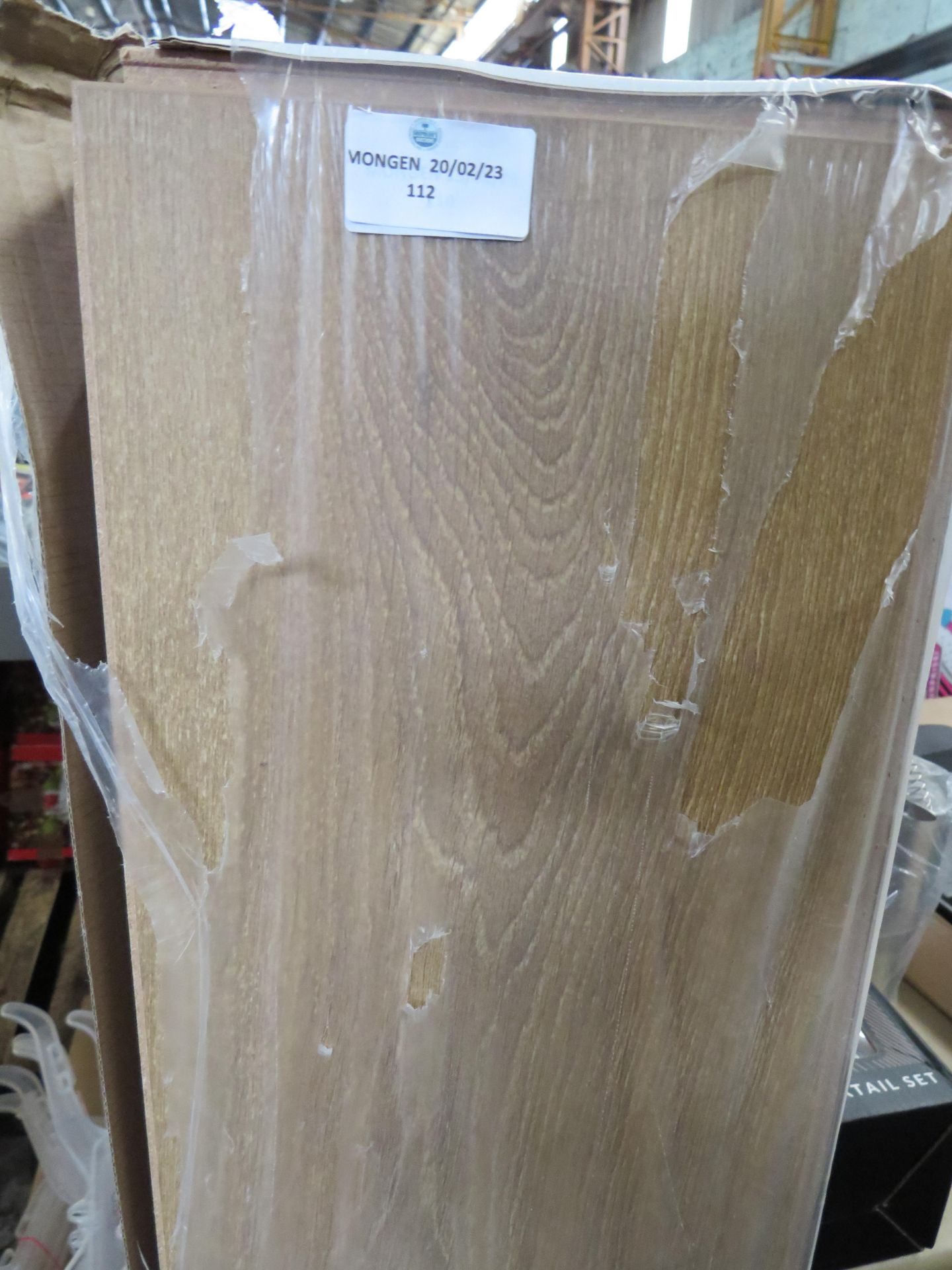 Goodhome - Laminate Flooring - Oak Brown - Slight Damages On Corners.