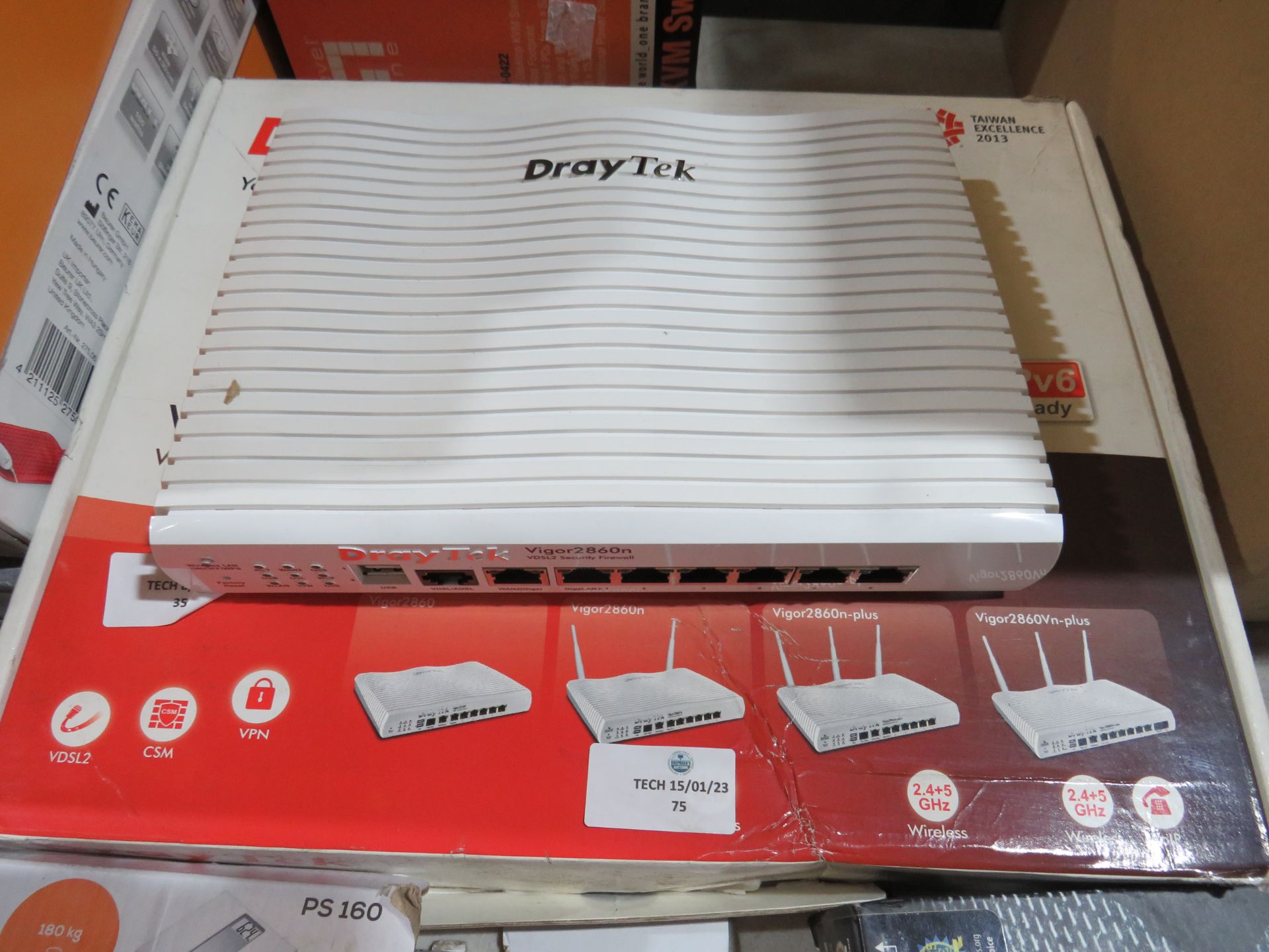 Draytek Vigor 2860 VDSL2 security firewall, boxed and unchecked