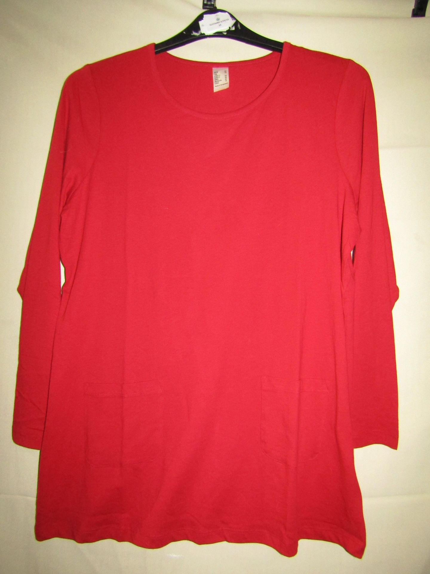 Unbranded Red Top With Pockets Size 16 ( Looks Unworn ) No Tags