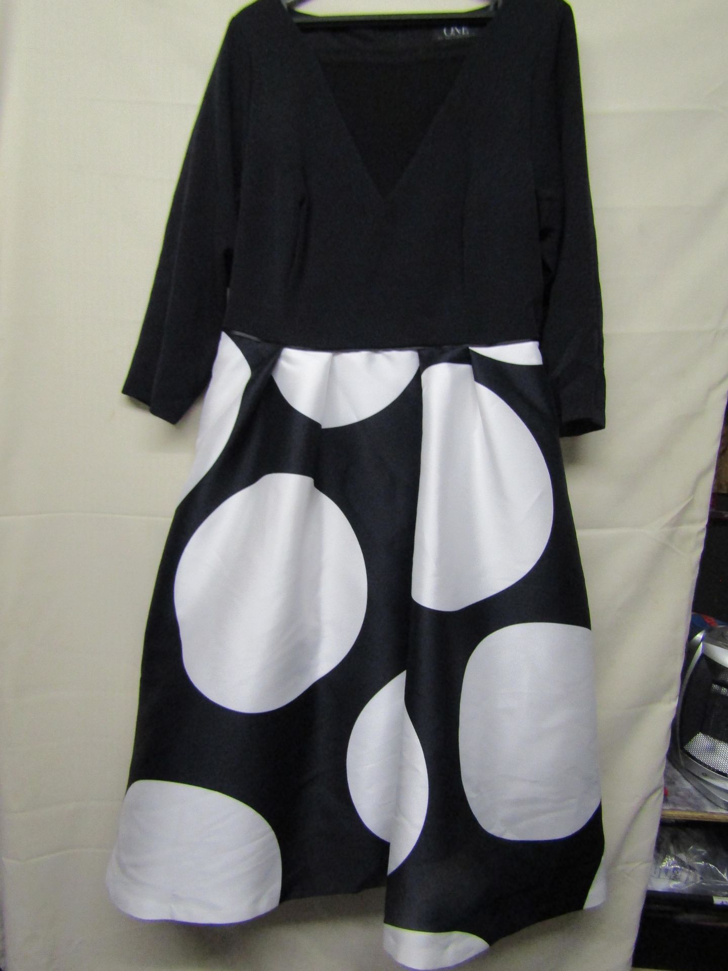 One By Kaleidoscope Coast Dress Black/White With Petty Coat Under Skirt Size 18 Unworn Sample