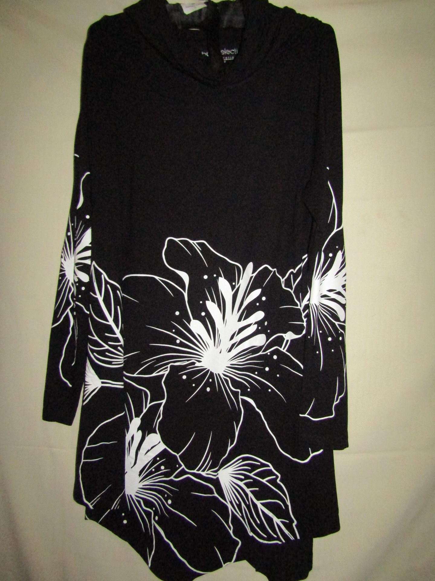 BPC Selection Dress Black With White Floral Design Size K ( May Have Been Worn ) Good Condition