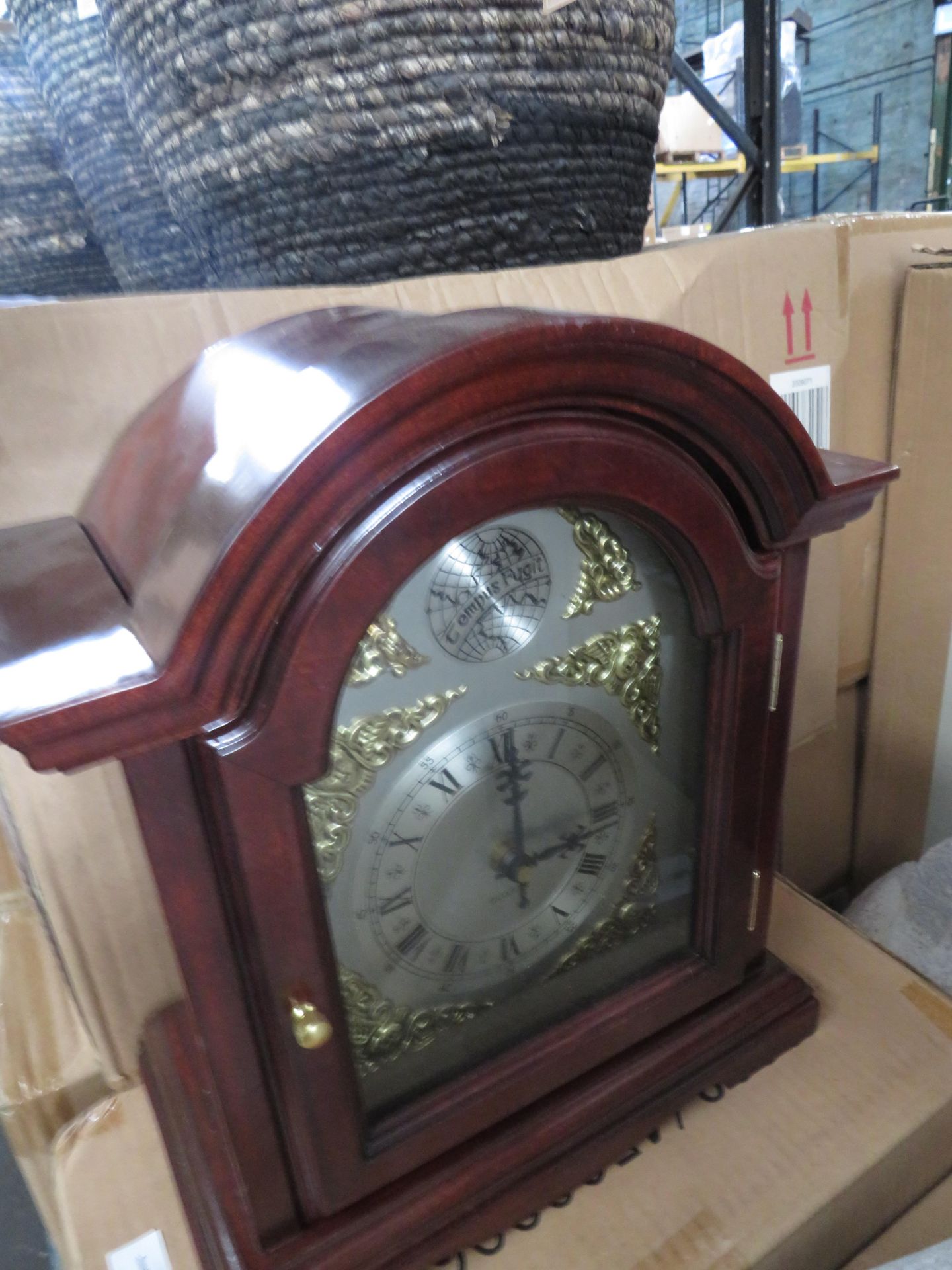 1X MAHOGANY CLOCK 4197, This lot is a Machine Mart product which is raw and completely unchecked and