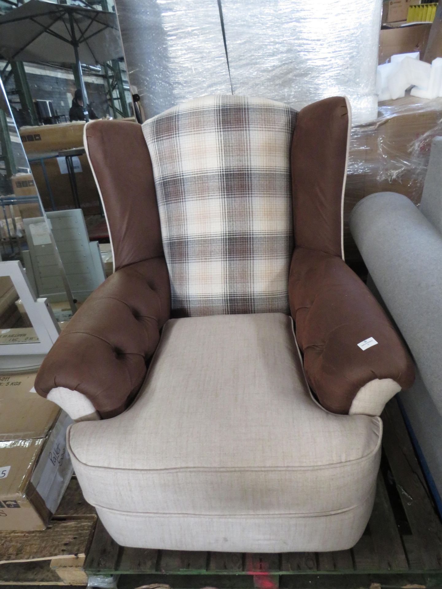 Oak Furnitureland Dexter Accent Chair In Beige Fabric RRP Â£779.99 Dexter is all about choice,