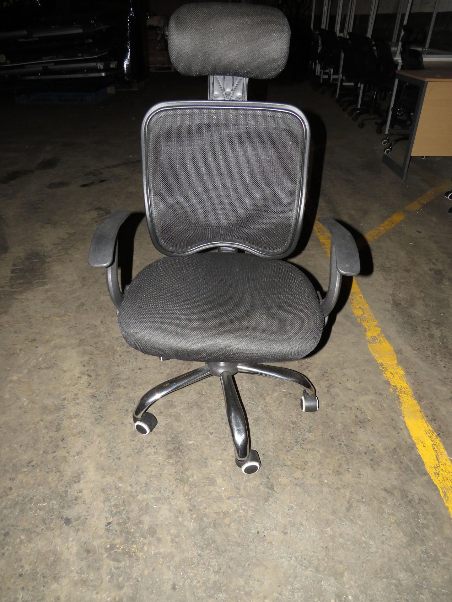 Brown L Shaped Office Desk With Wire Holes Plus Black Office Chair 115 CM X 153 CM Has Been Used - Image 3 of 3