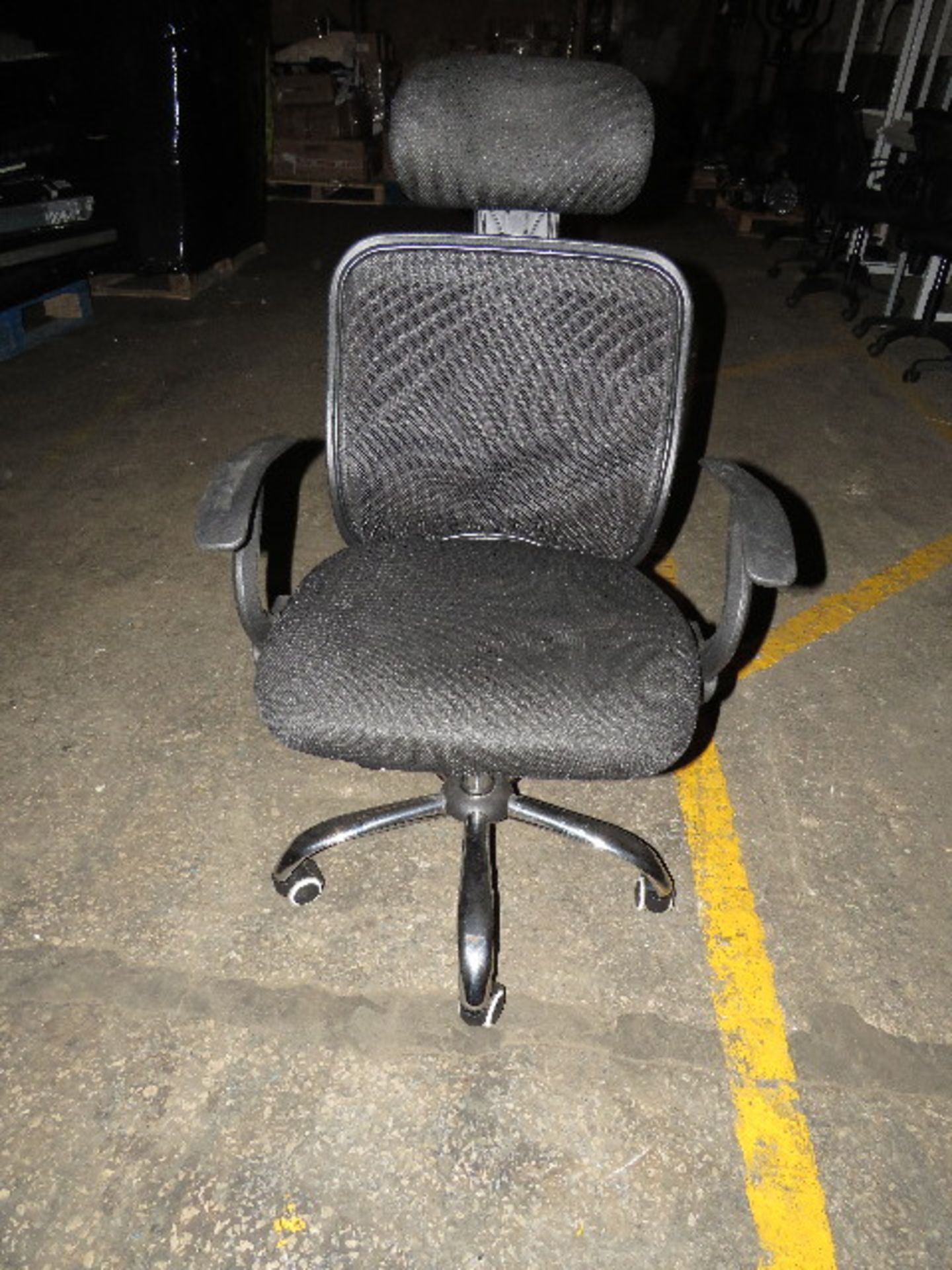 Brown L Shaped Office Desk With Wire Holes Plus Black Office Chair 115 CM X 153 CM Has Been Used - Image 3 of 3