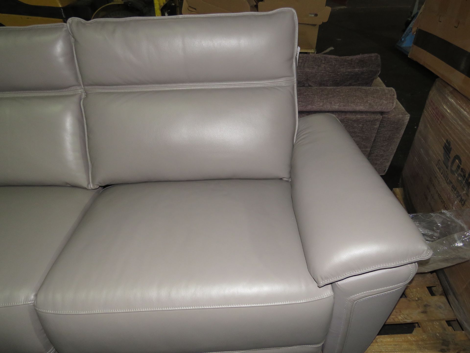 Oak Furnitureland Dune 3 Seater Electric Recliner Sofa in Elephant Grey Leather, it is missing two - Image 3 of 3